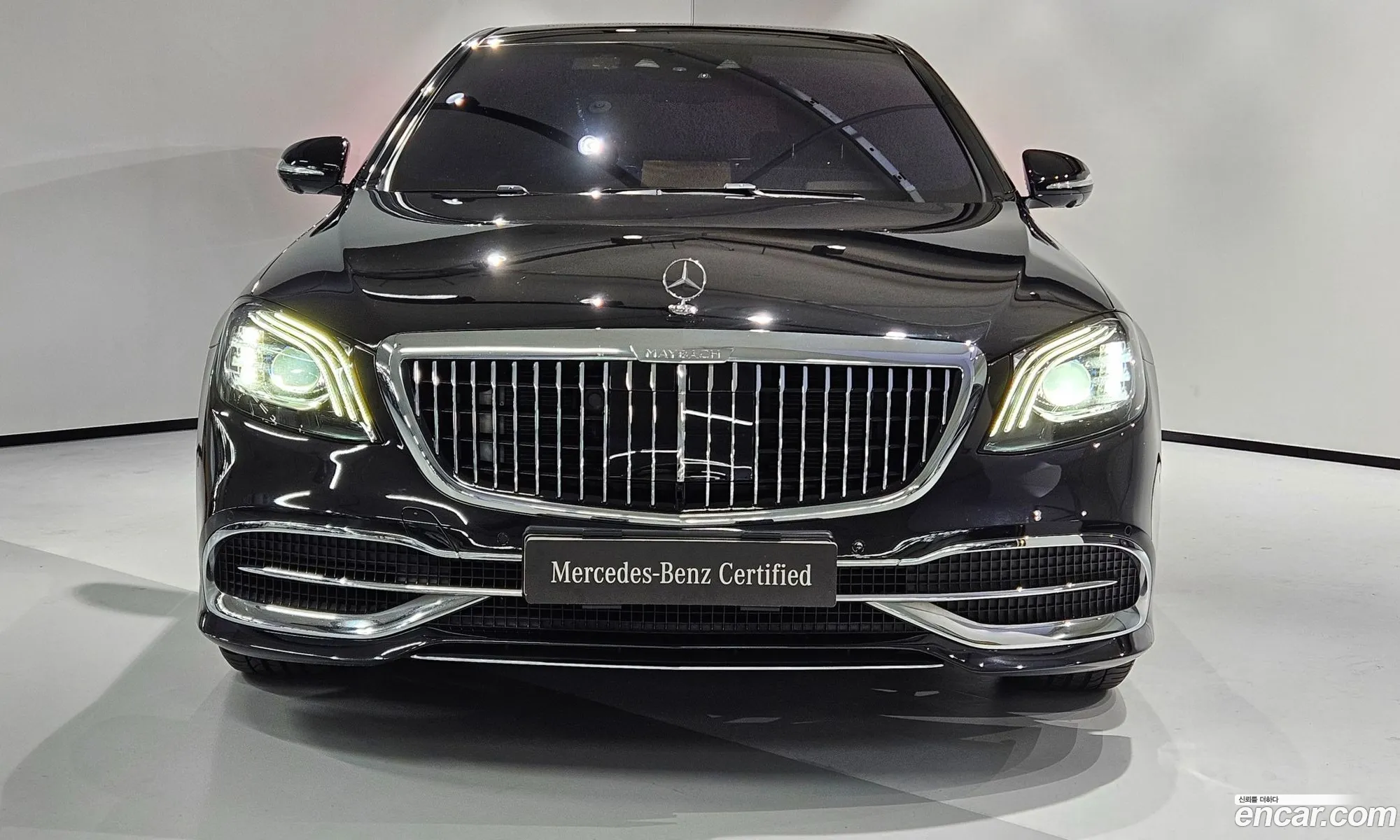 Mercedes-Benz S-Klasse Maybach S560 4Matic 2020 - фотография 12851594