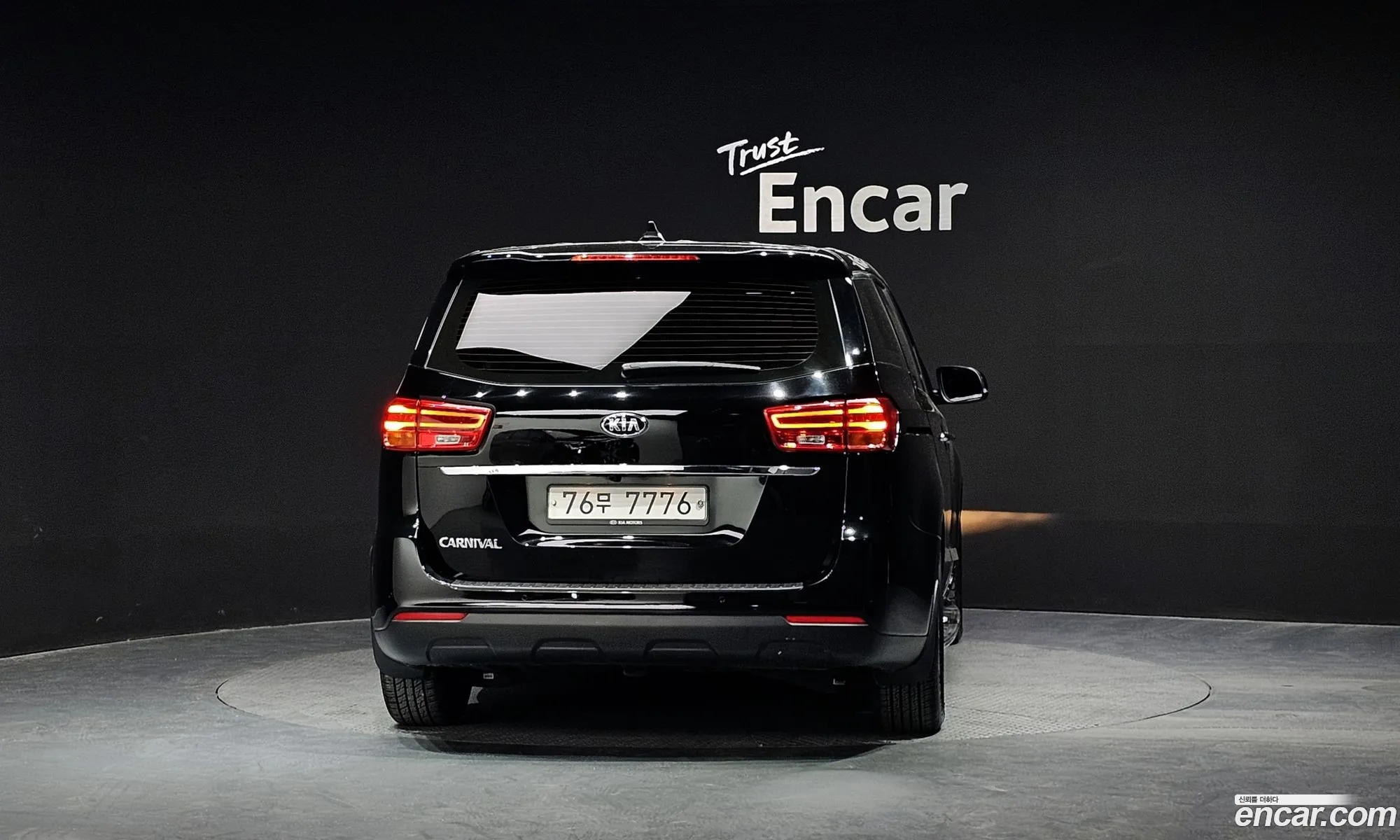 Kia Carnival Iii 11-Seater Deluxe 2019 - фотография 19856180