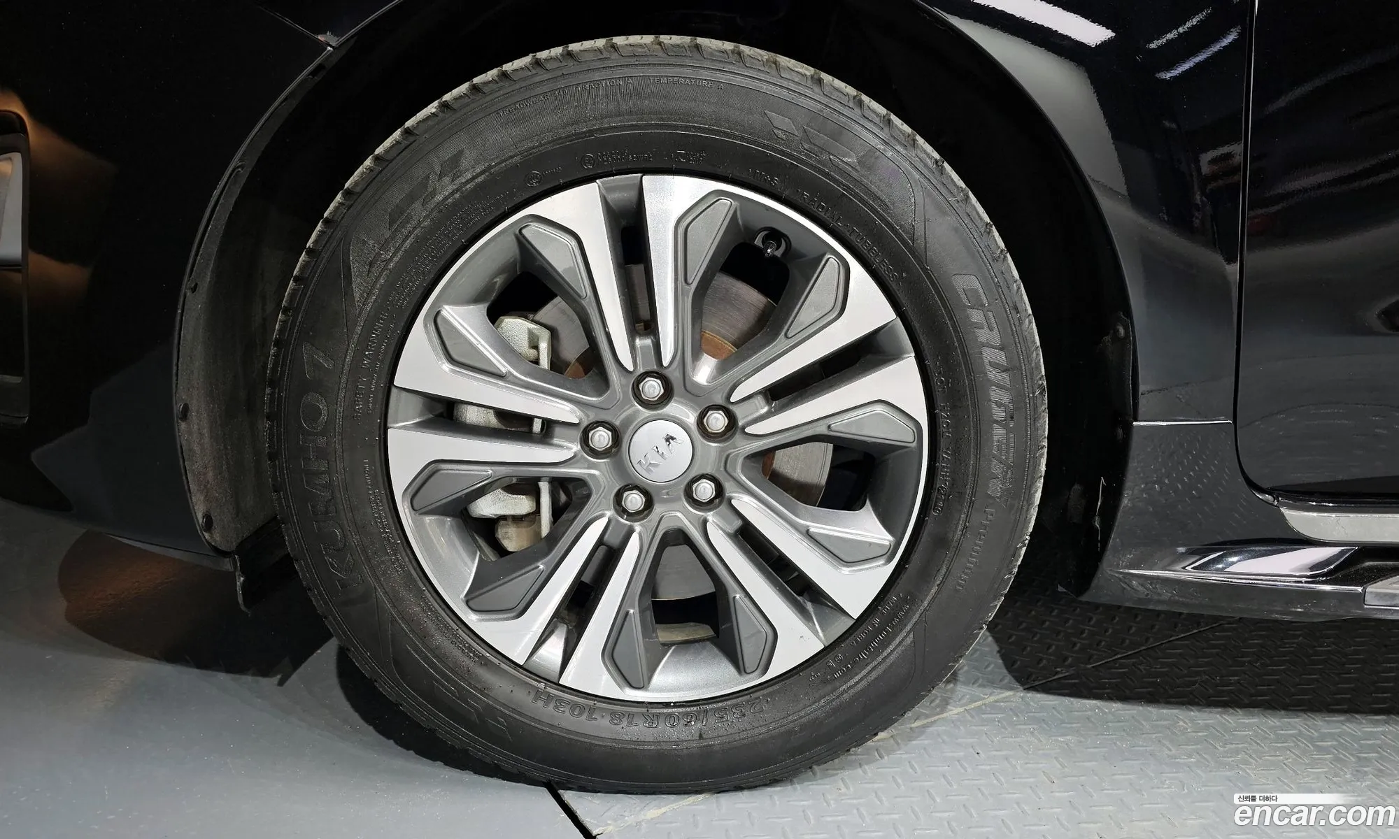 Kia Carnival Iii 11-Seater Deluxe 2019 - фотография 19856181