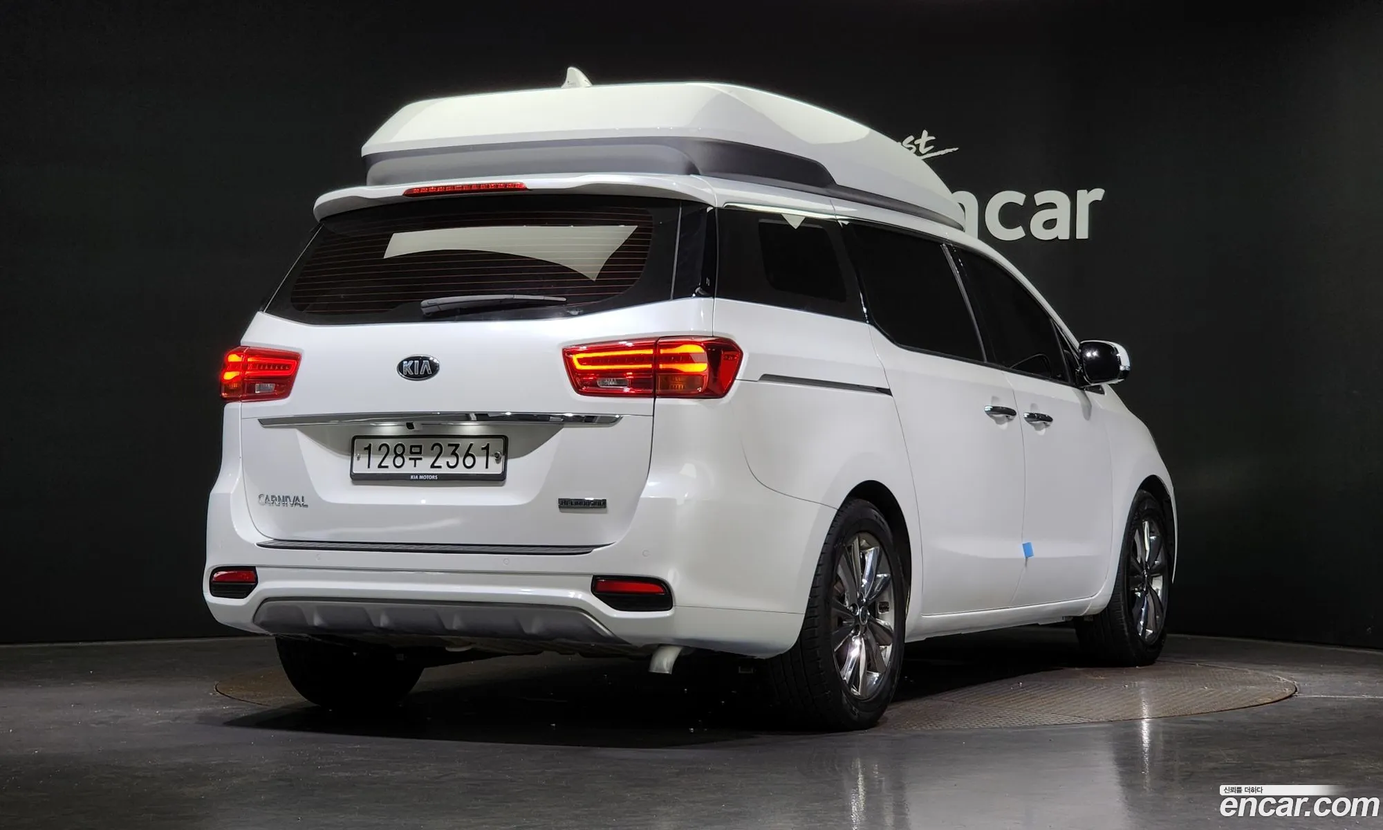 Kia Carnival 9-Seater High Limousine 2020 - фотография 12358588
