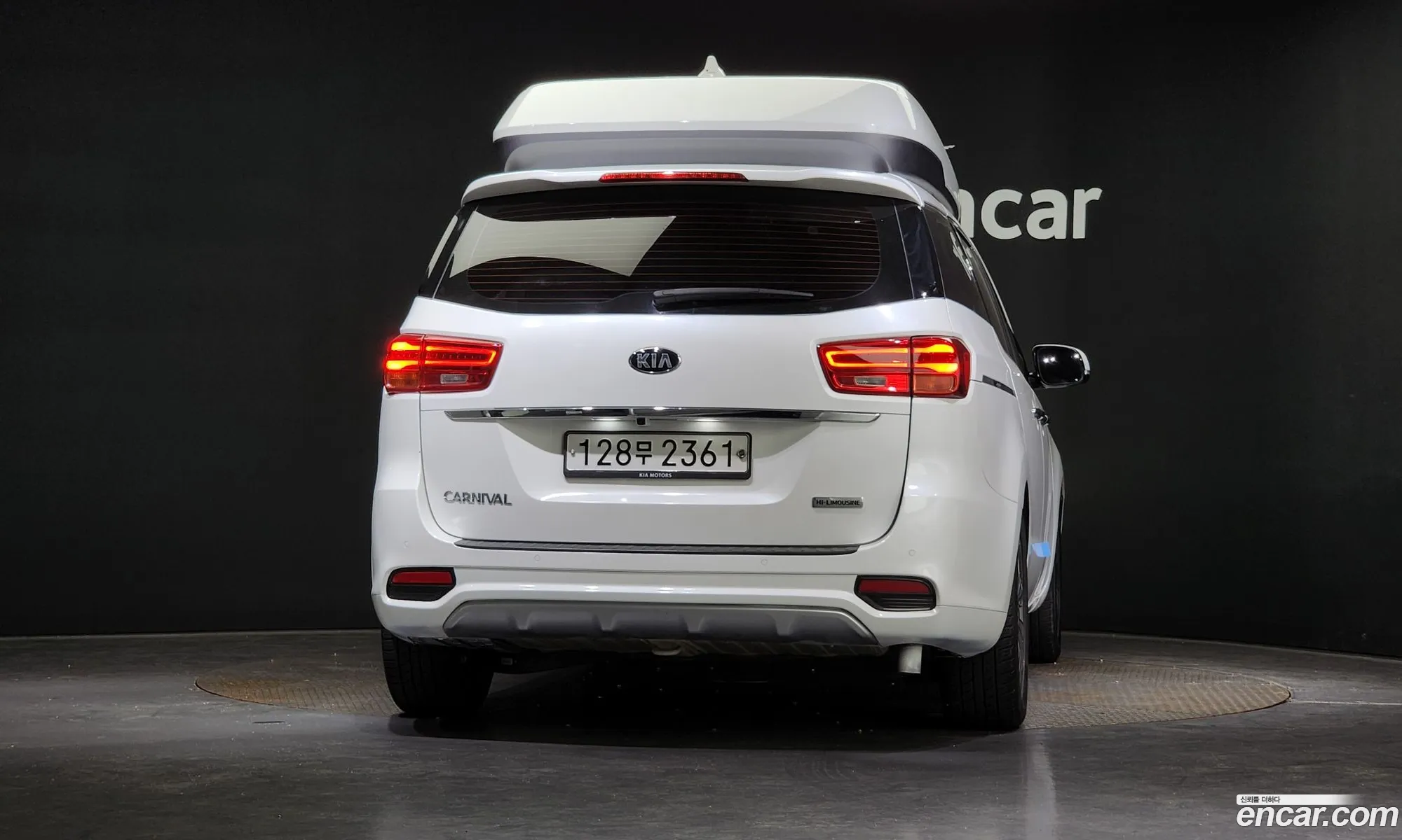 Kia Carnival 9-Seater High Limousine 2020 - фотография 12358590