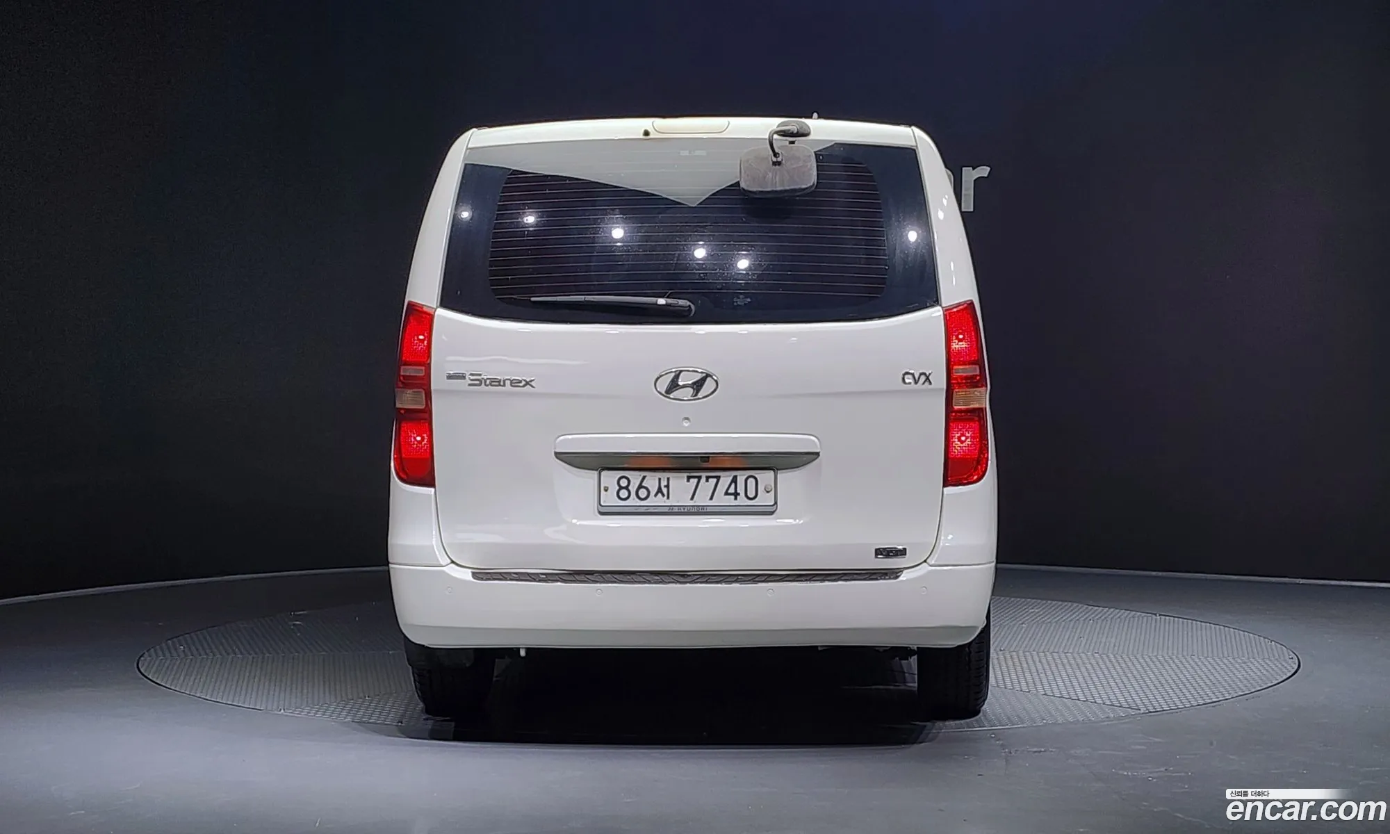 Hyundai Starex 5-Seater Van 2011 - фотография 16028906