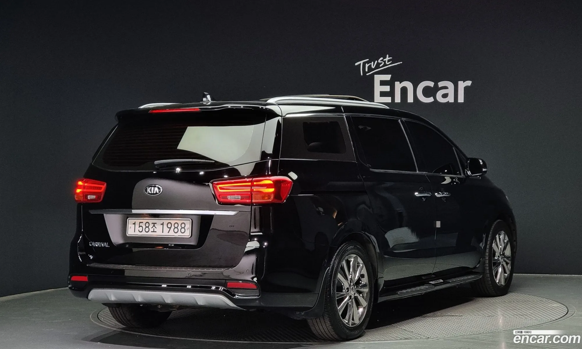 Kia The New Carnival 9-Seater Prestige - фотография 11823587
