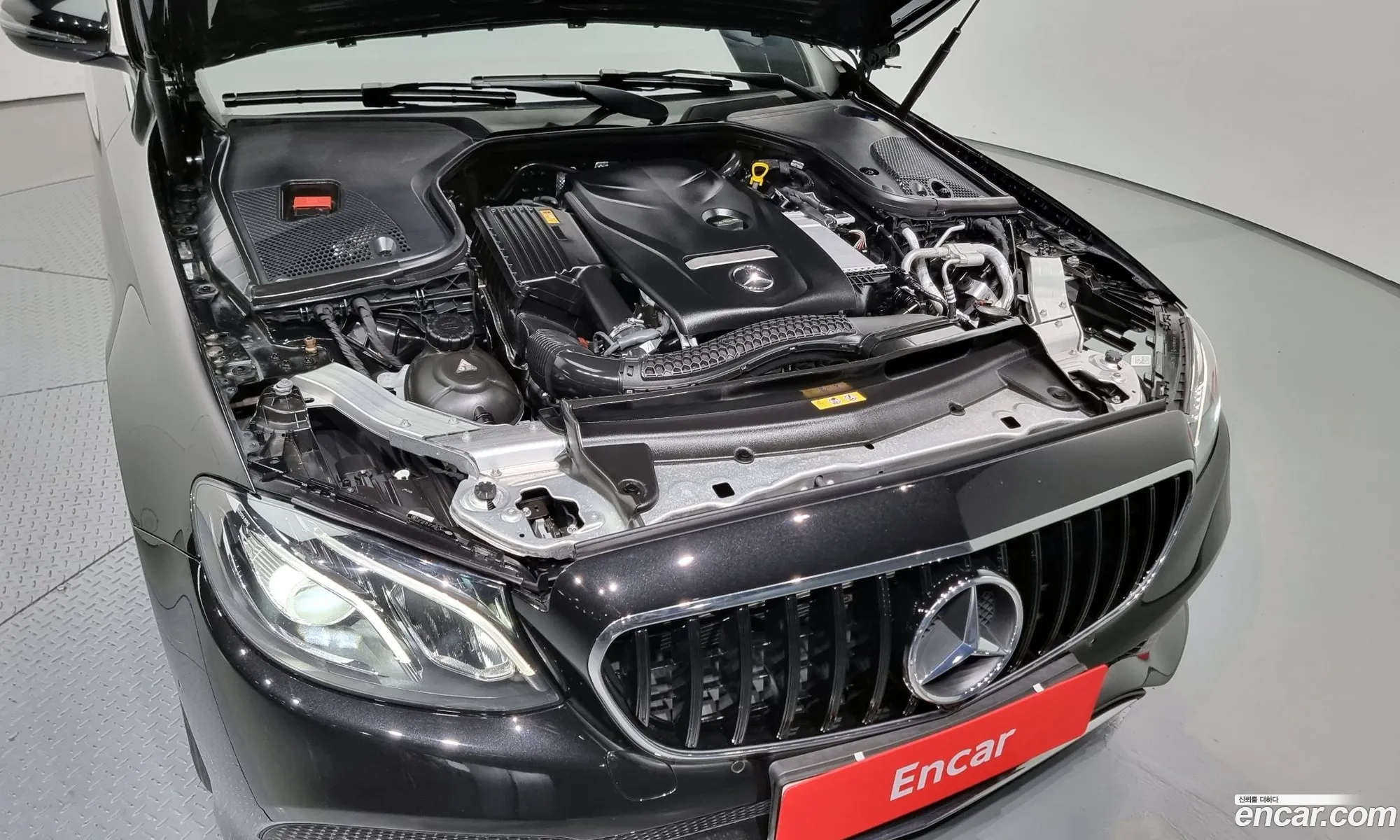 Mercedes-Benz E-Klasse E200 Avant Garde 2017 - фотография 12010642