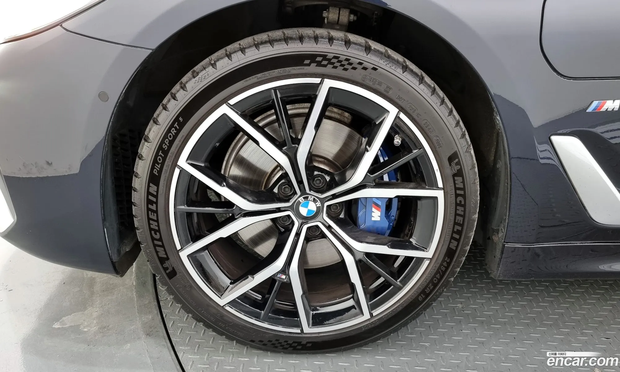 BMW 5 Series G30 530E M Sports - фотография 58759