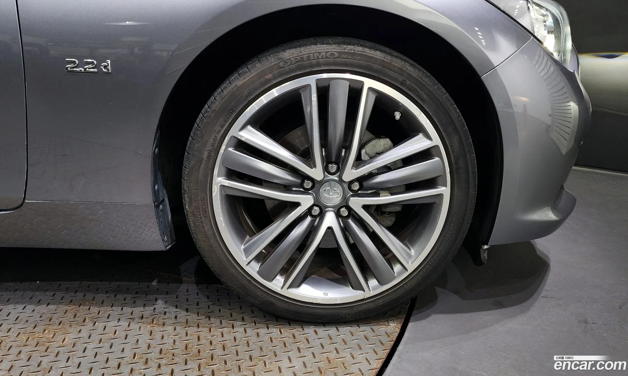 Infiniti Q50 22D Premium 2015 - фотография 3775810