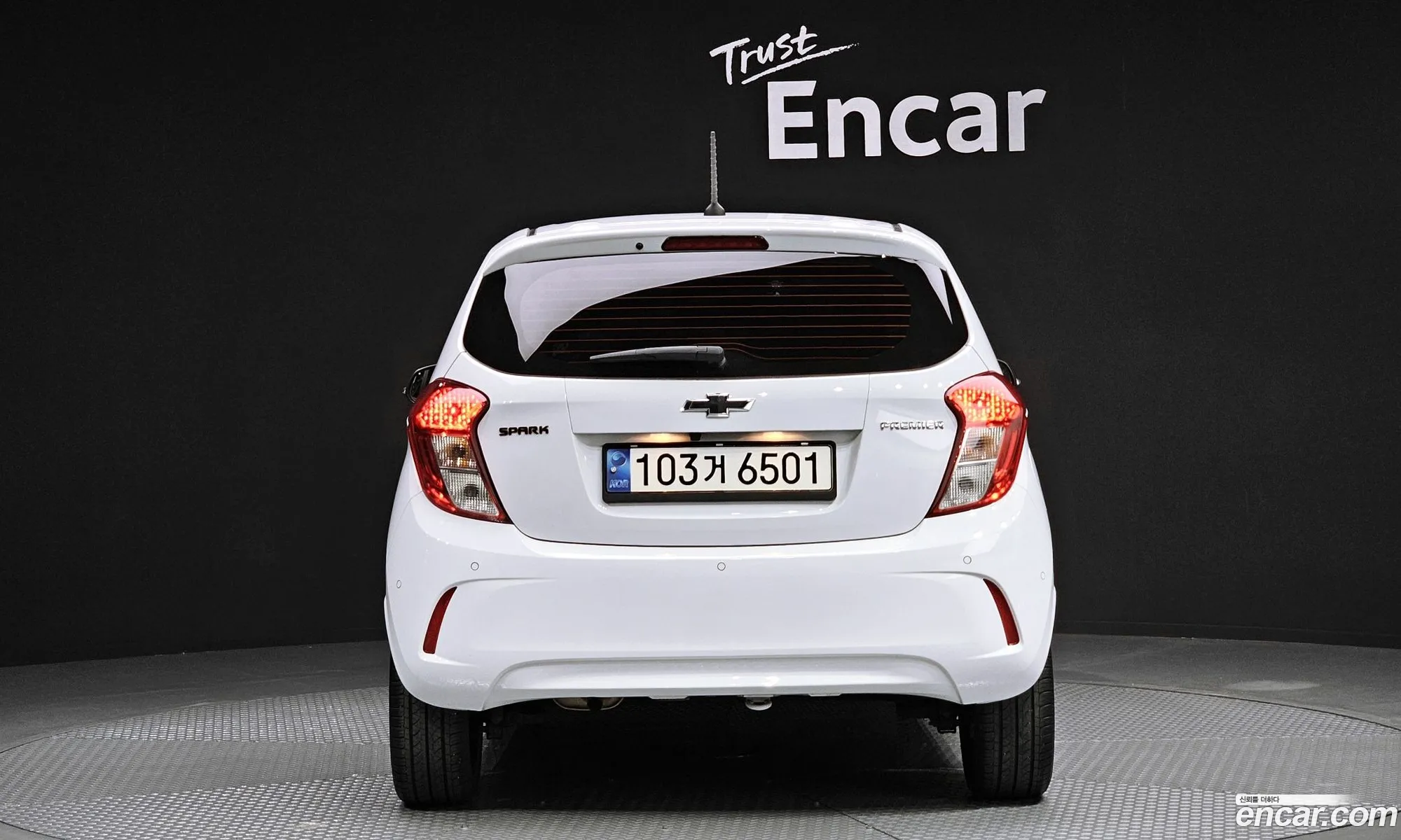 Chevrolet Spark Iii M300 Red Fit Edition 2022 - фотография 5512538