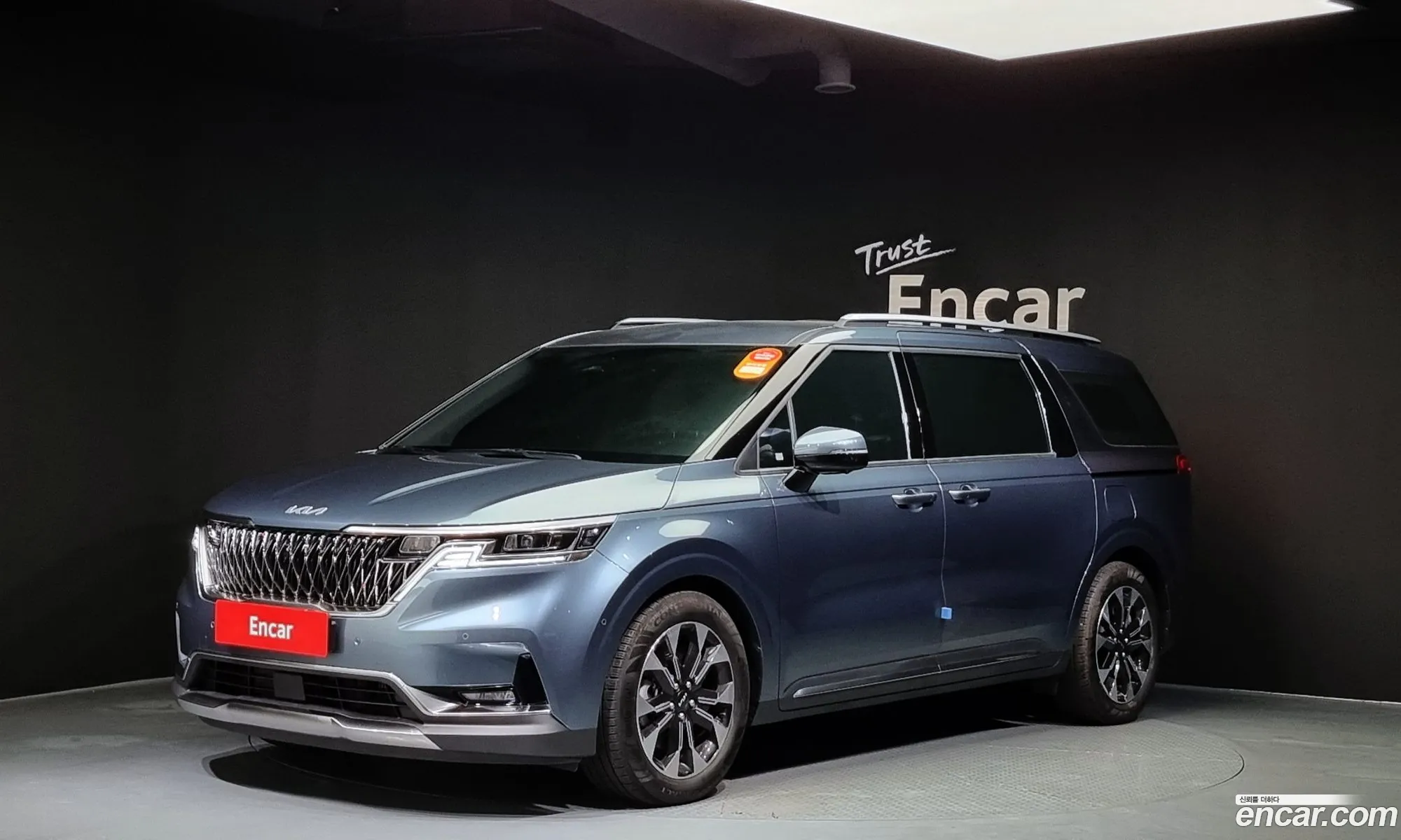 Kia Carnival 7-Seater Signature 2023 - фотография 11940327