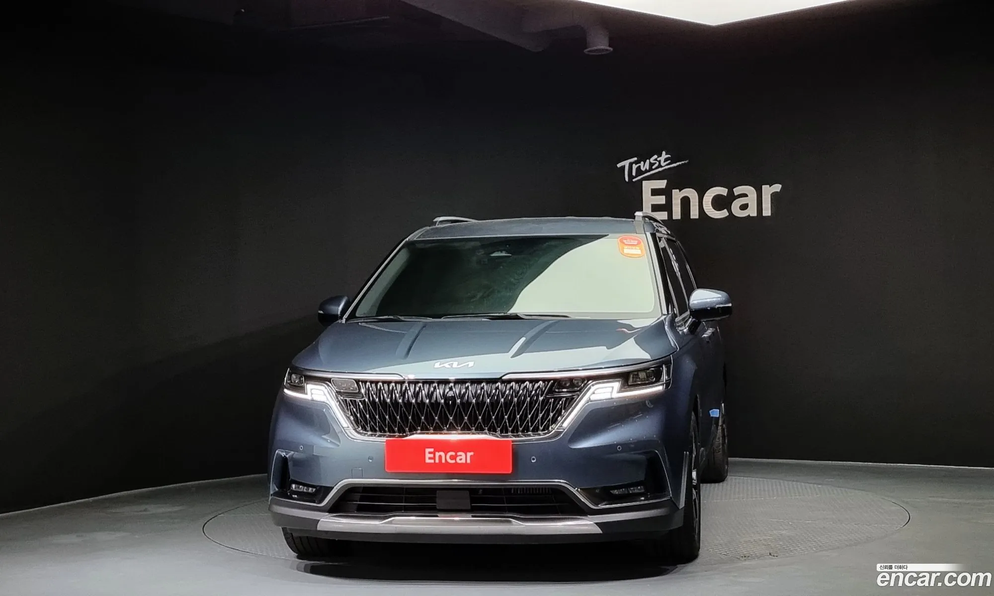 Kia Carnival 7-Seater Signature 2023 - фотография 11940329
