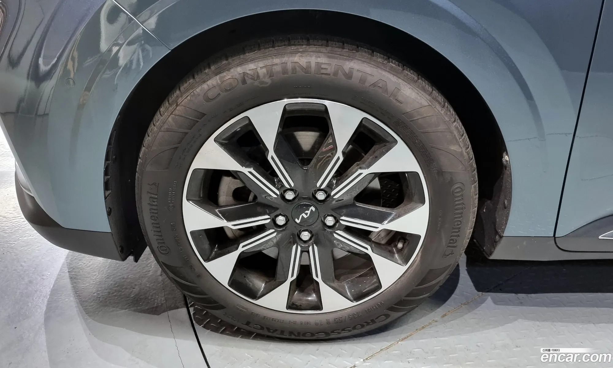 Kia Carnival 7-Seater Signature 2023 - фотография 11940331