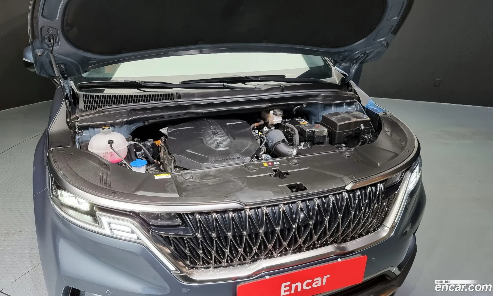 Kia Carnival 7-Seater Signature 2023 - фотография 11940332