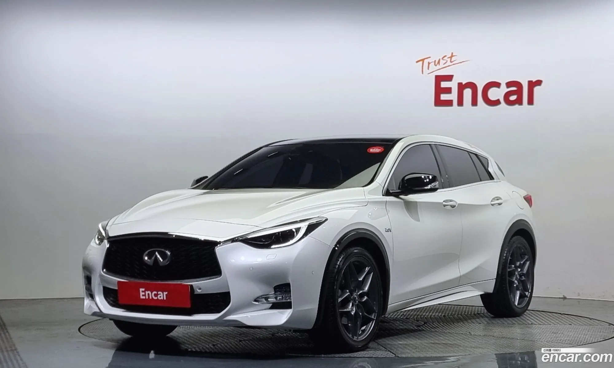 Infiniti Q30 Q30 20 Sports Essentials 2019 - фотография 3800267