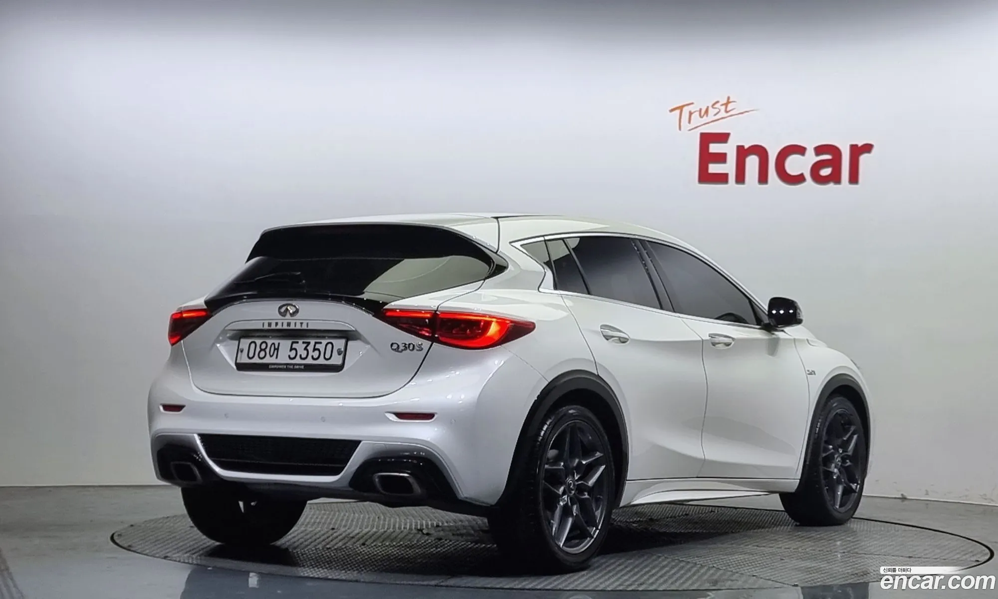 Infiniti Q30 Q30 20 Sports Essentials 2019 - фотография 3800268