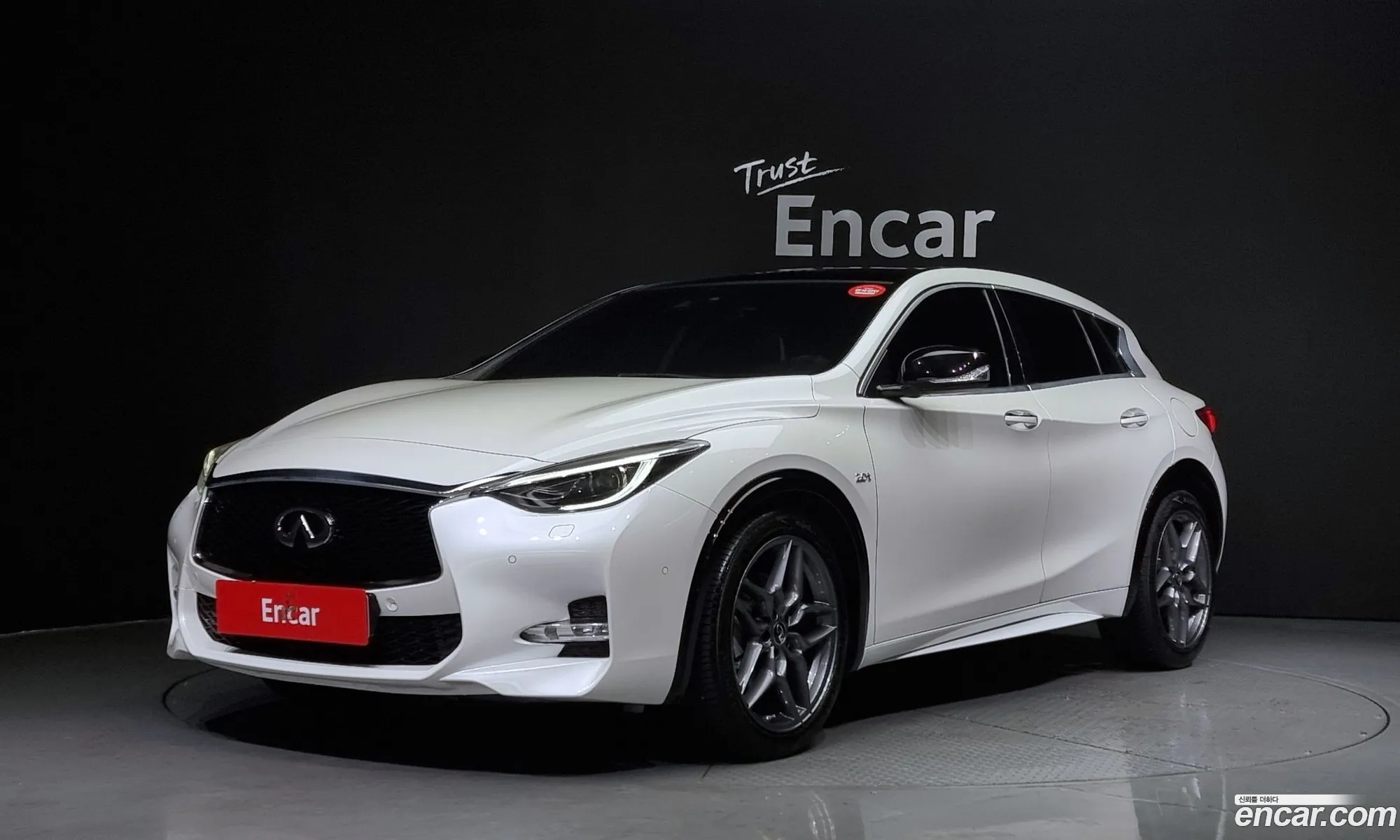 Infiniti Q30 Q30 20 Premium 2017 - фотография 3800327