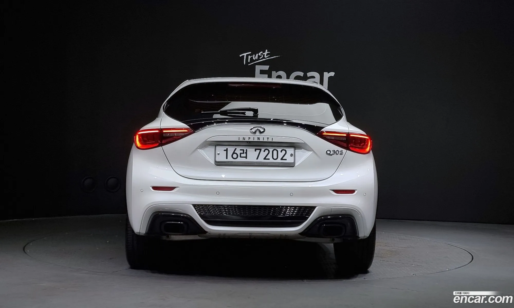 Infiniti Q30 Q30 20 Premium 2017 - фотография 3800330