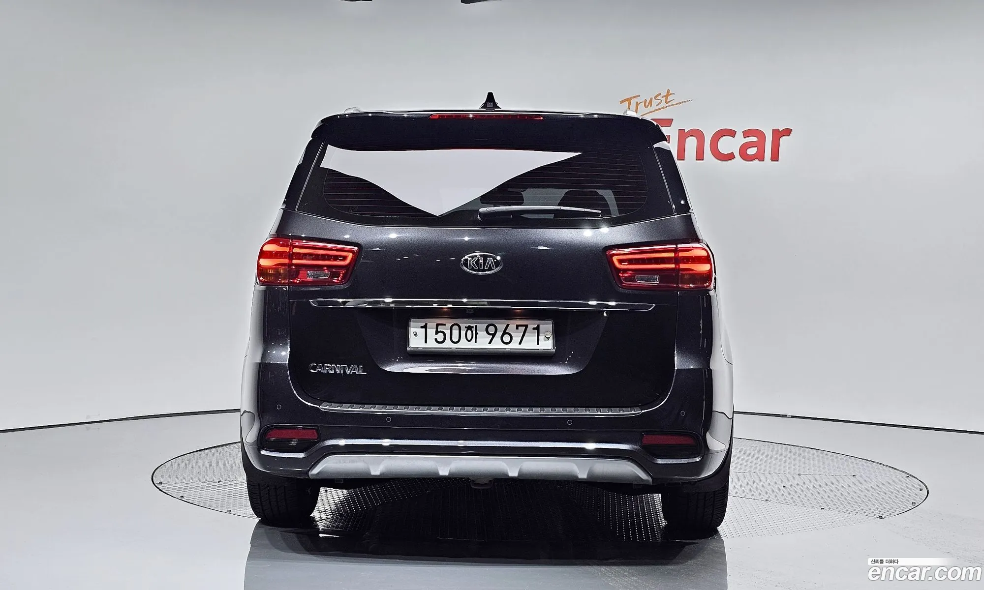 Kia The New Carnival 9-Seater Luxury - фотография 3513575