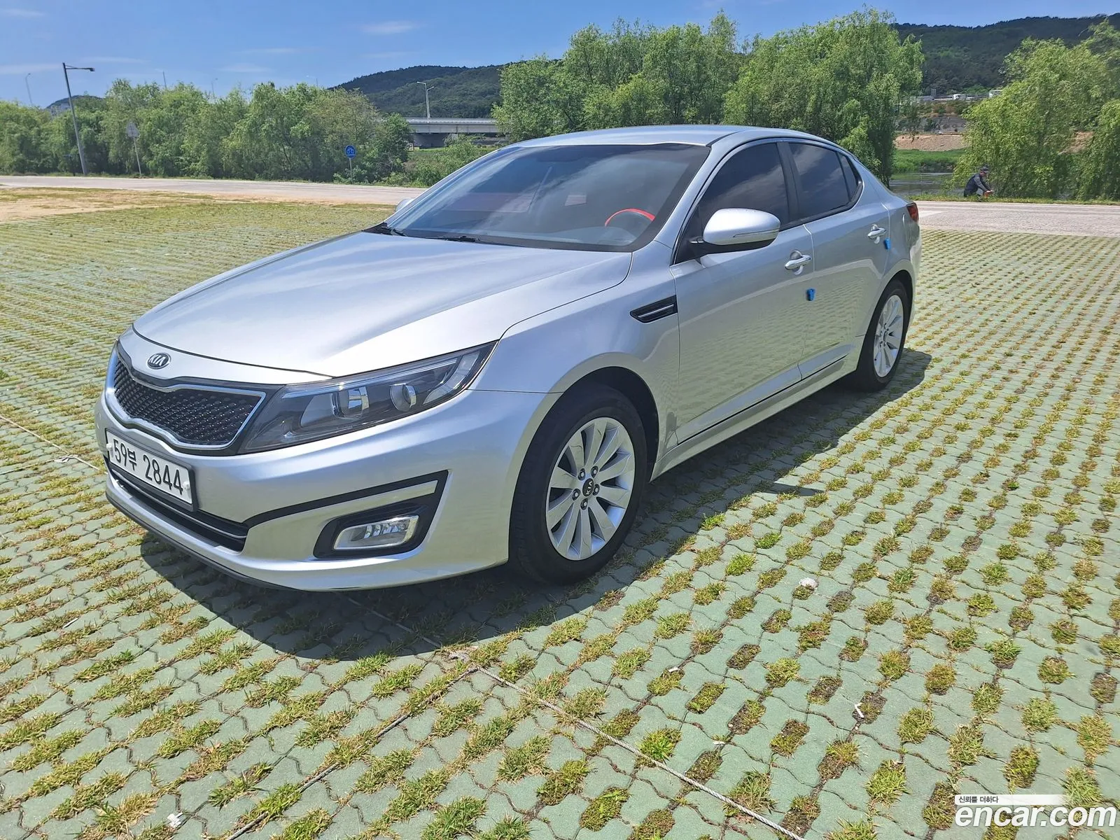 Kia K5 Lpi Deluxe 2015 - фотография 19670326