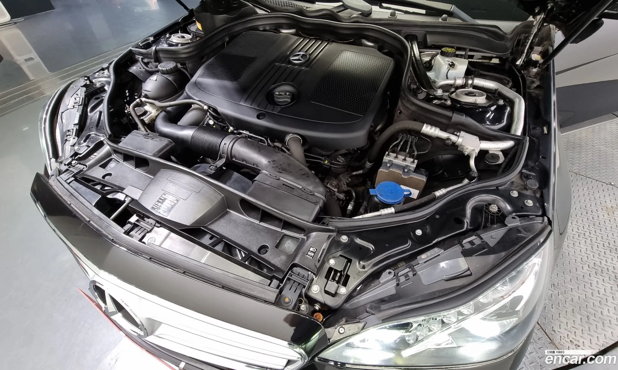 Mercedes-Benz E-Klasse E220 Bluetech Avantgarde 2016 - фотография 14104114