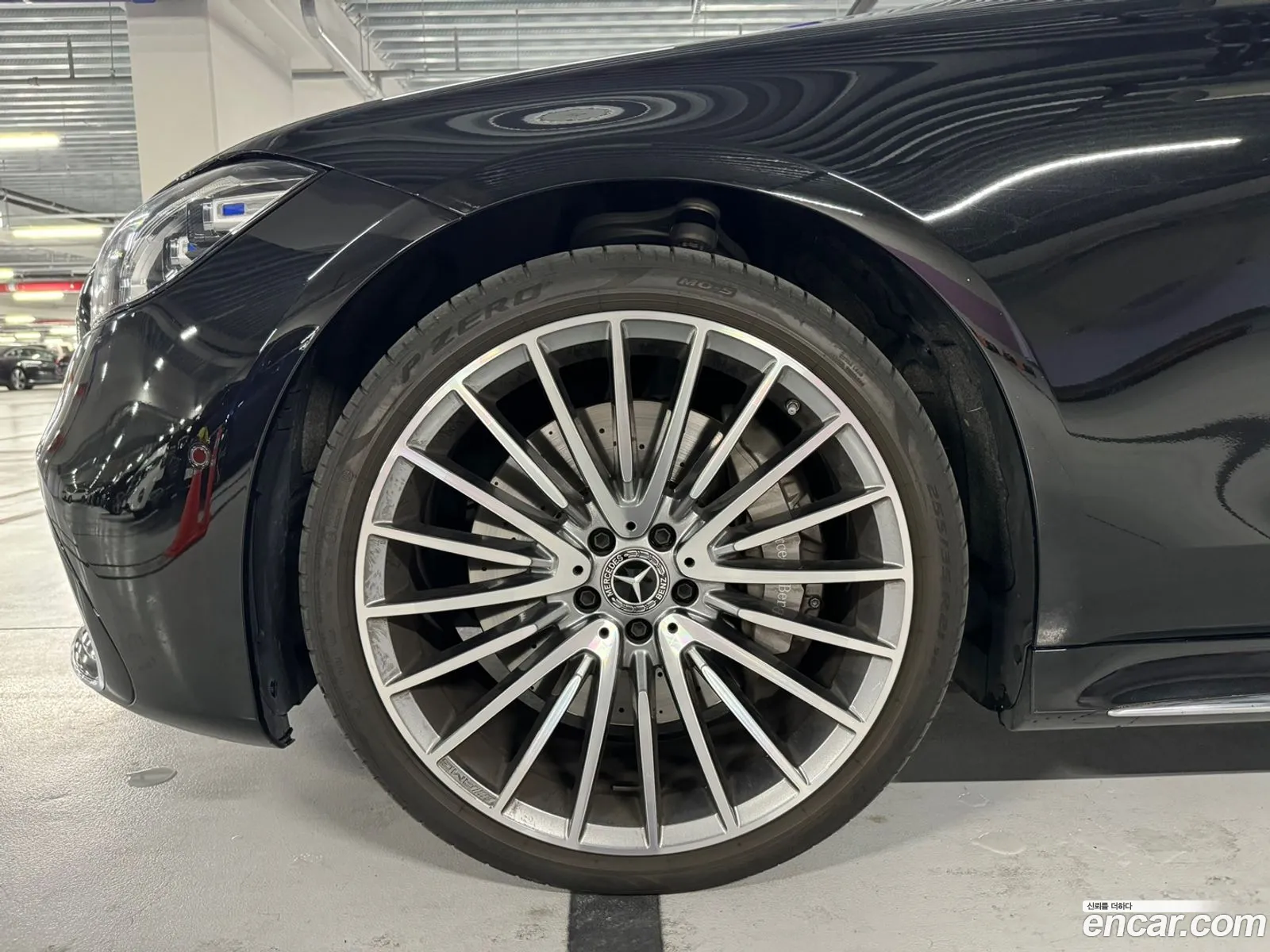 Mercedes-Benz S-Klasse S500 4Matic 2023 - фотография 12636589