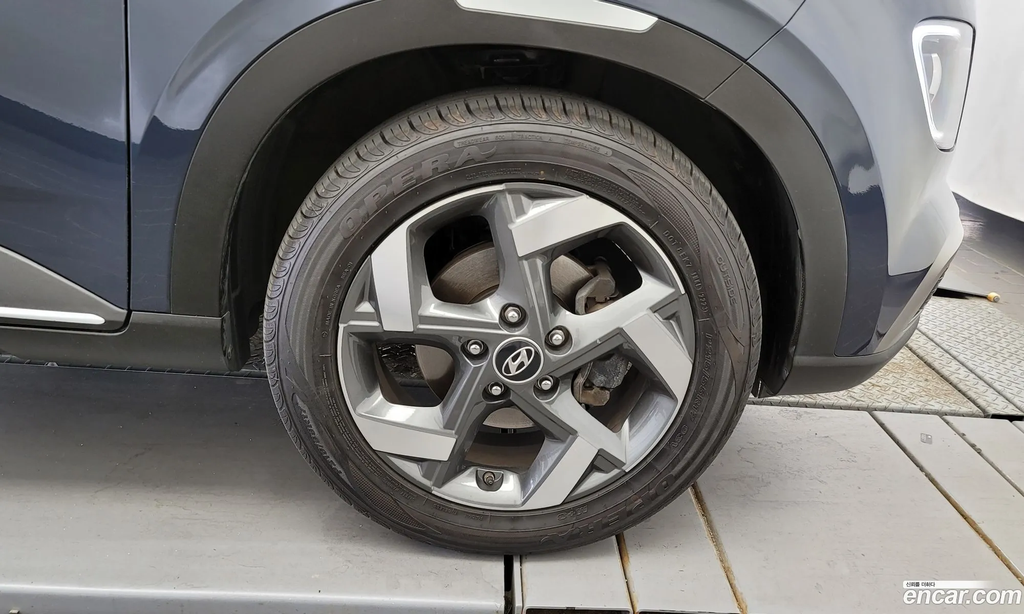 Hyundai Venue I 16 Flux 2019 - фотография 11881452