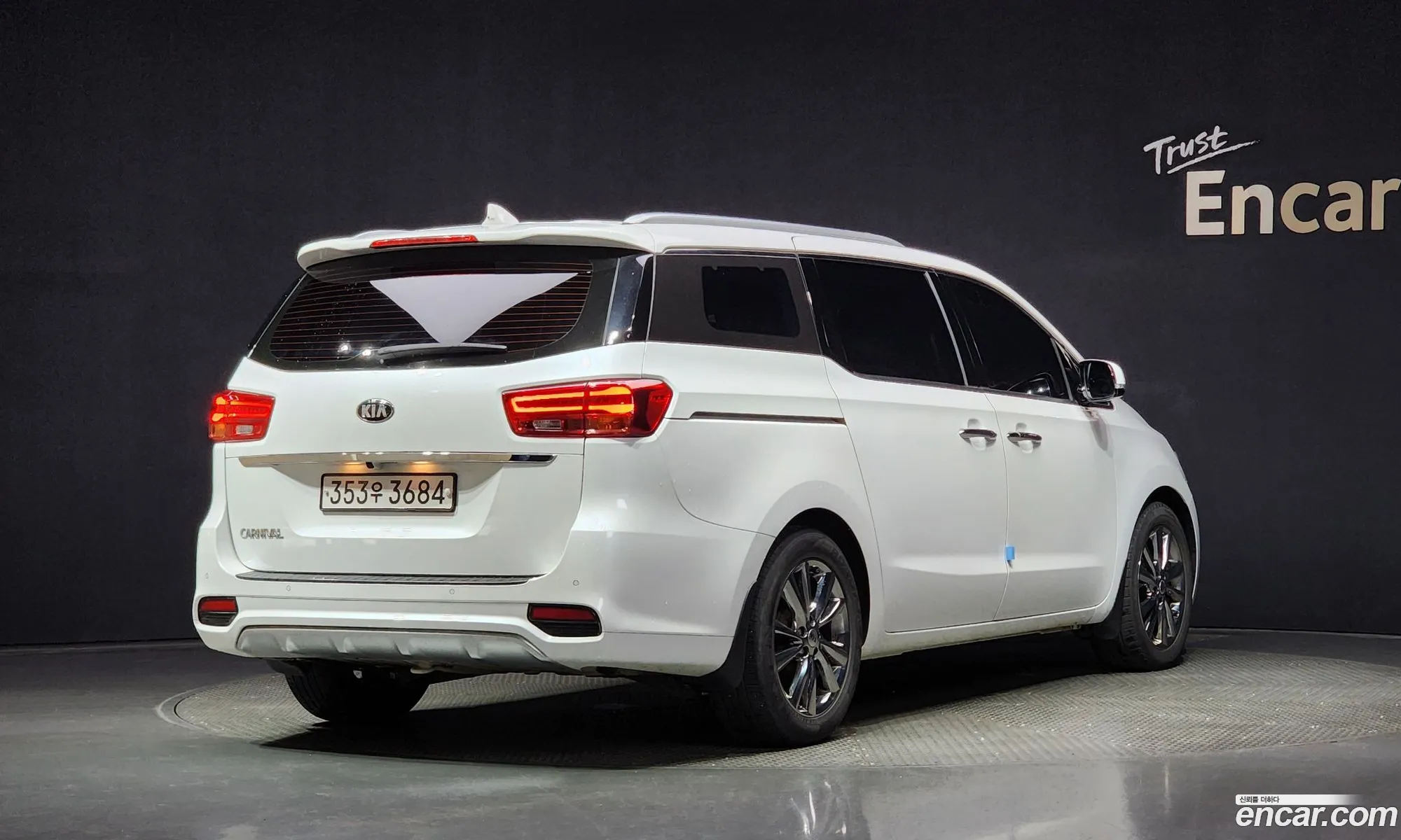 Kia Carnival Iii 9-Seater Prestige 2019 - фотография 11052585