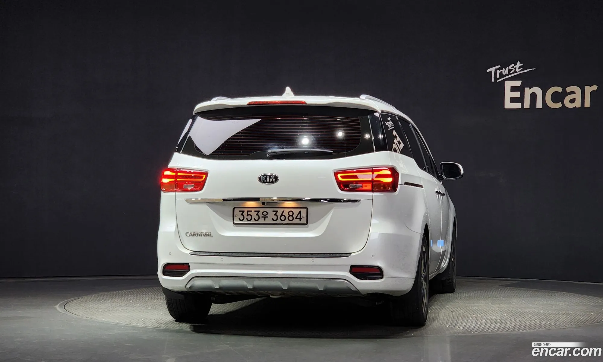 Kia Carnival Iii 9-Seater Prestige 2019 - фотография 11052587