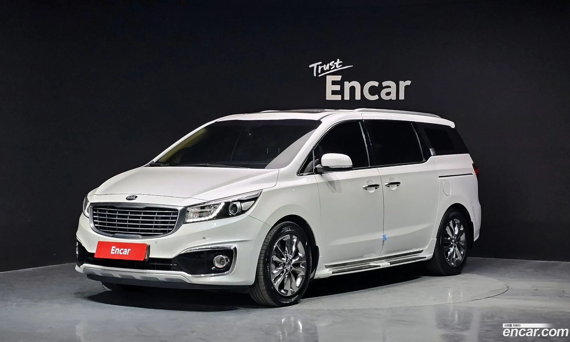 Kia Carnival 9-Seater Prestige 2017 - фотография 12011465