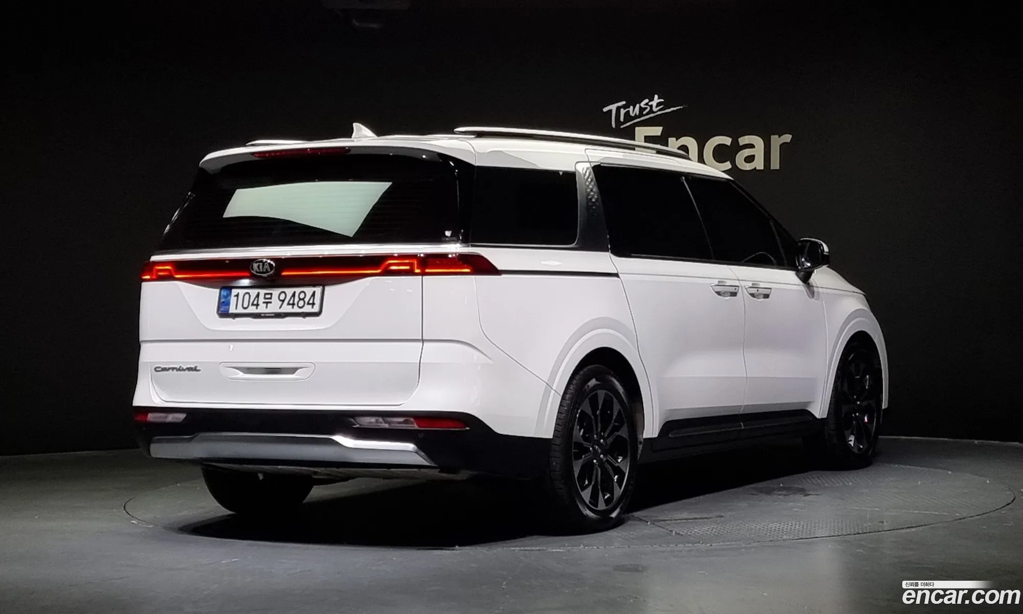 Kia Carnival 9-Seater Signature 2021 - фотография 15635734