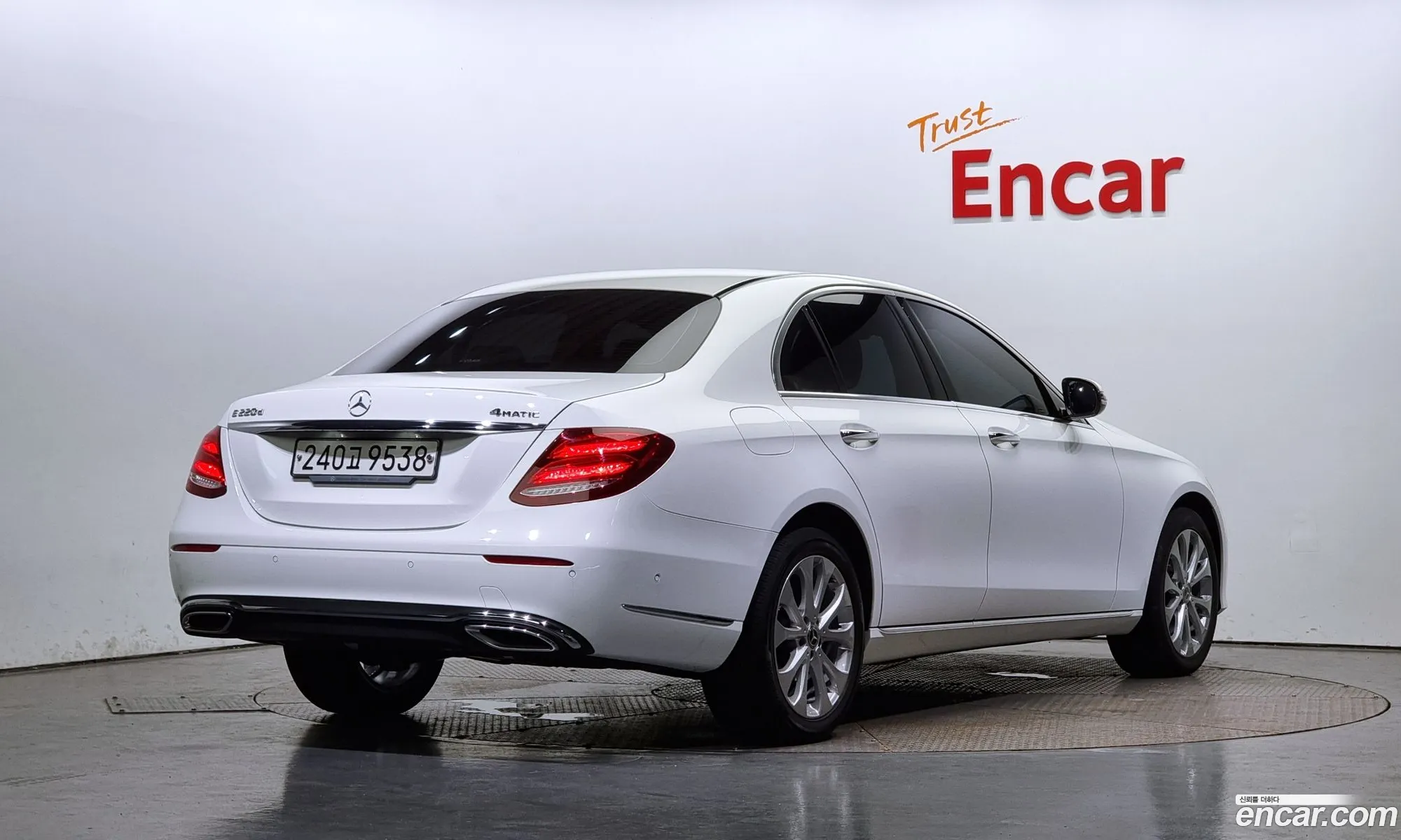 Mercedes-Benz E-Klasse V W213 S213 C238 E220D 4Matic Exclusive 2020 - фотография 78162