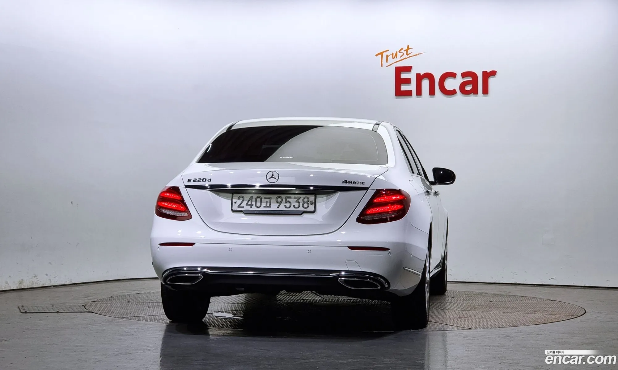Mercedes-Benz E-Klasse V W213 S213 C238 E220D 4Matic Exclusive 2020 - фотография 78164
