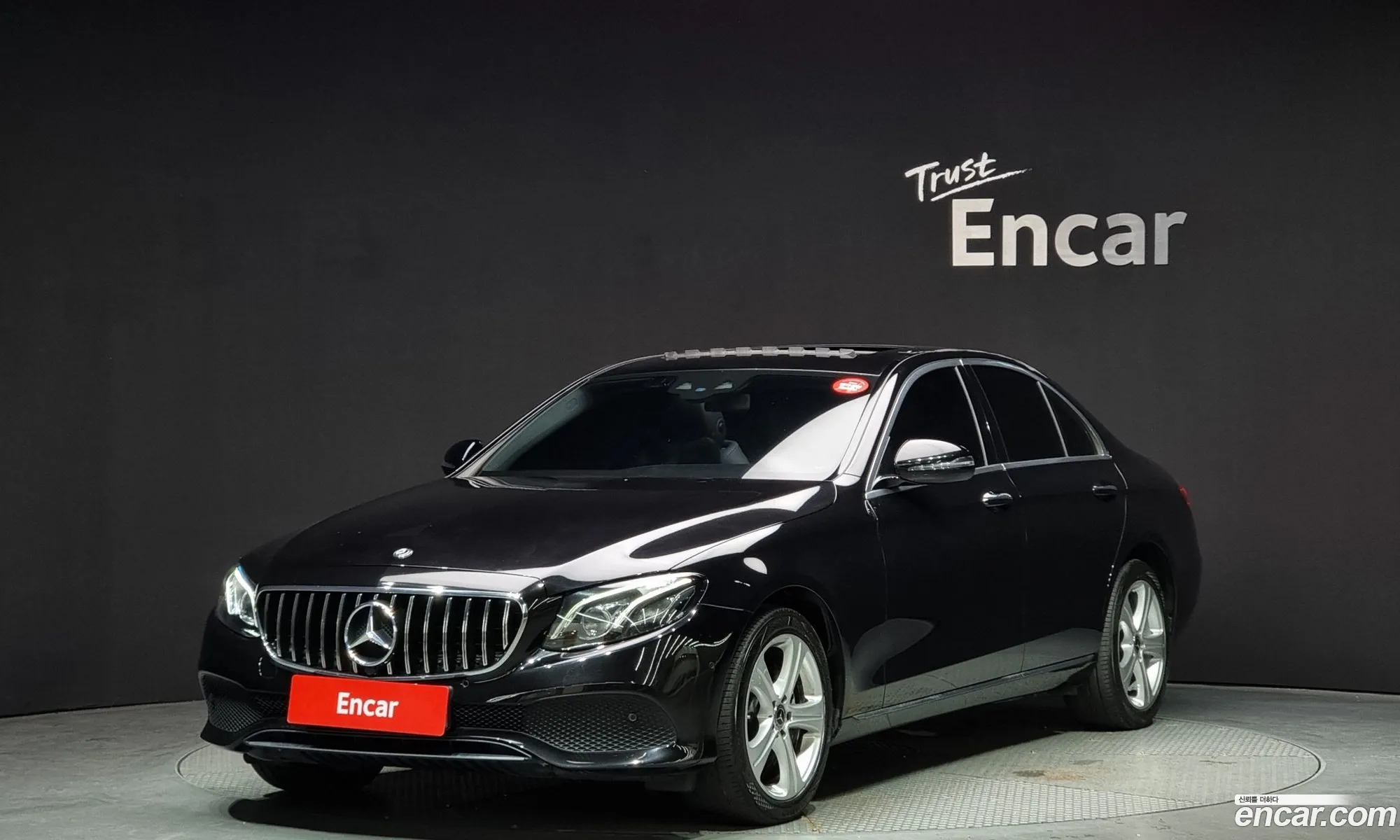 Benz E-Class W213 E220D Avantgarde - фотография 12282503