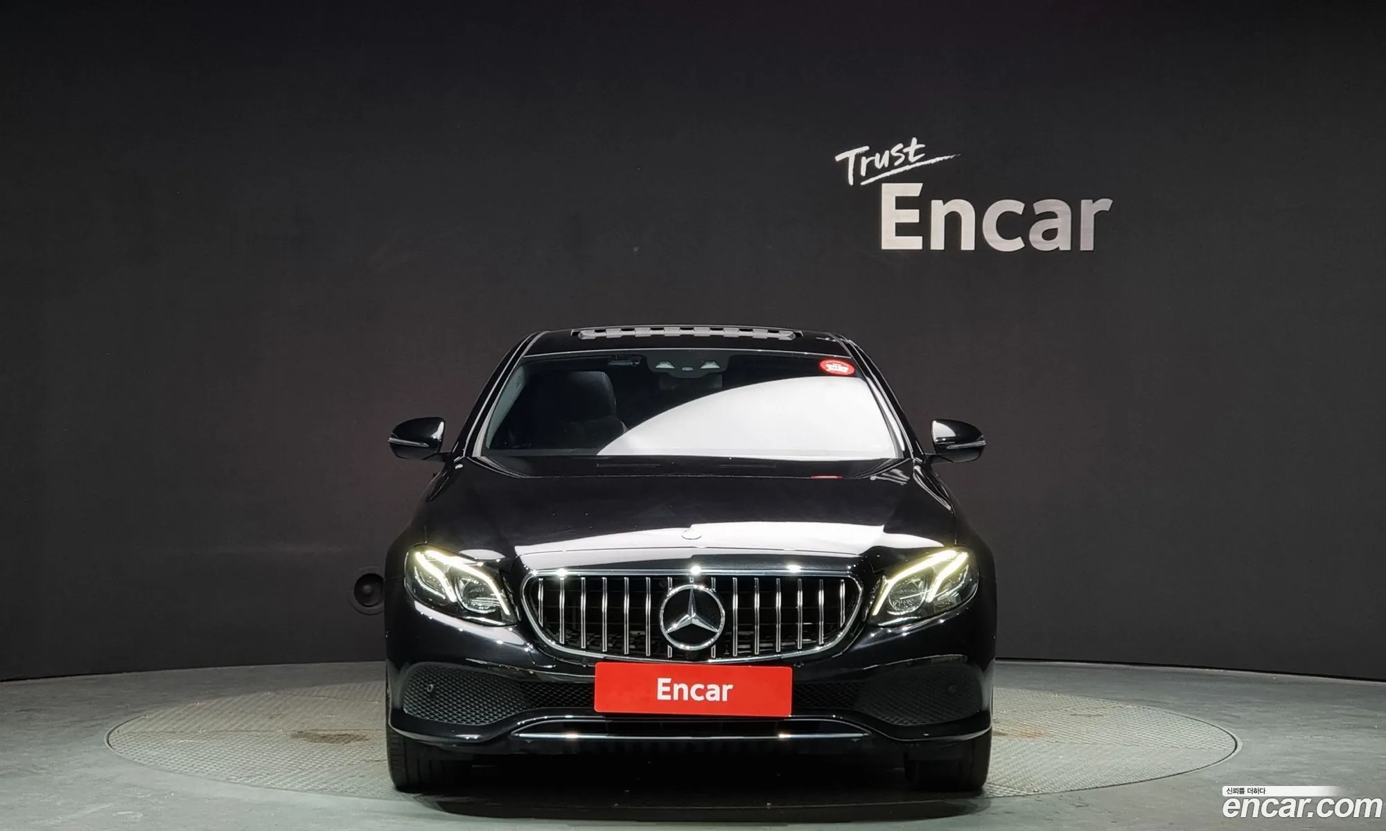 Benz E-Class W213 E220D Avantgarde - фотография 12282505