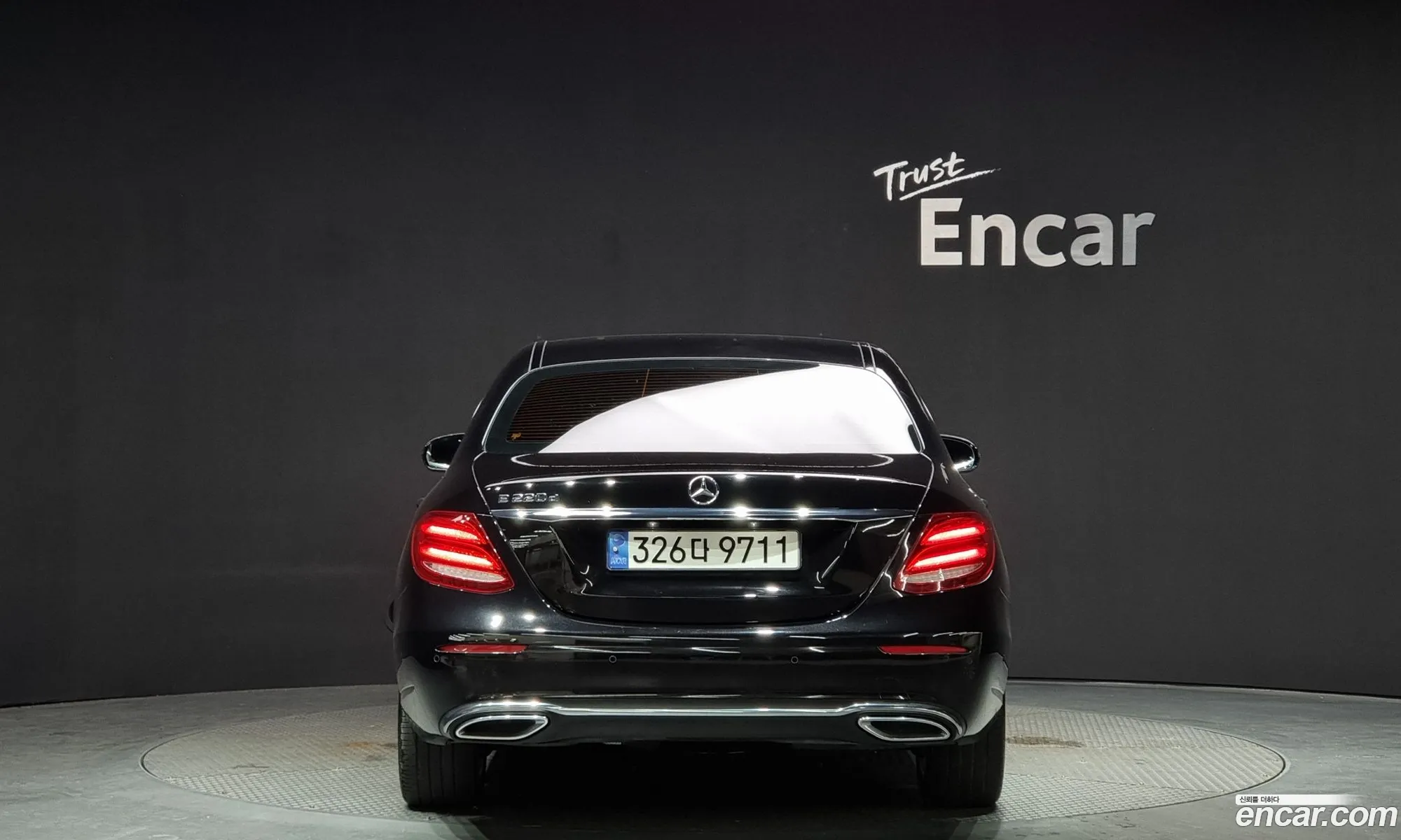 Benz E-Class W213 E220D Avantgarde - фотография 12282506