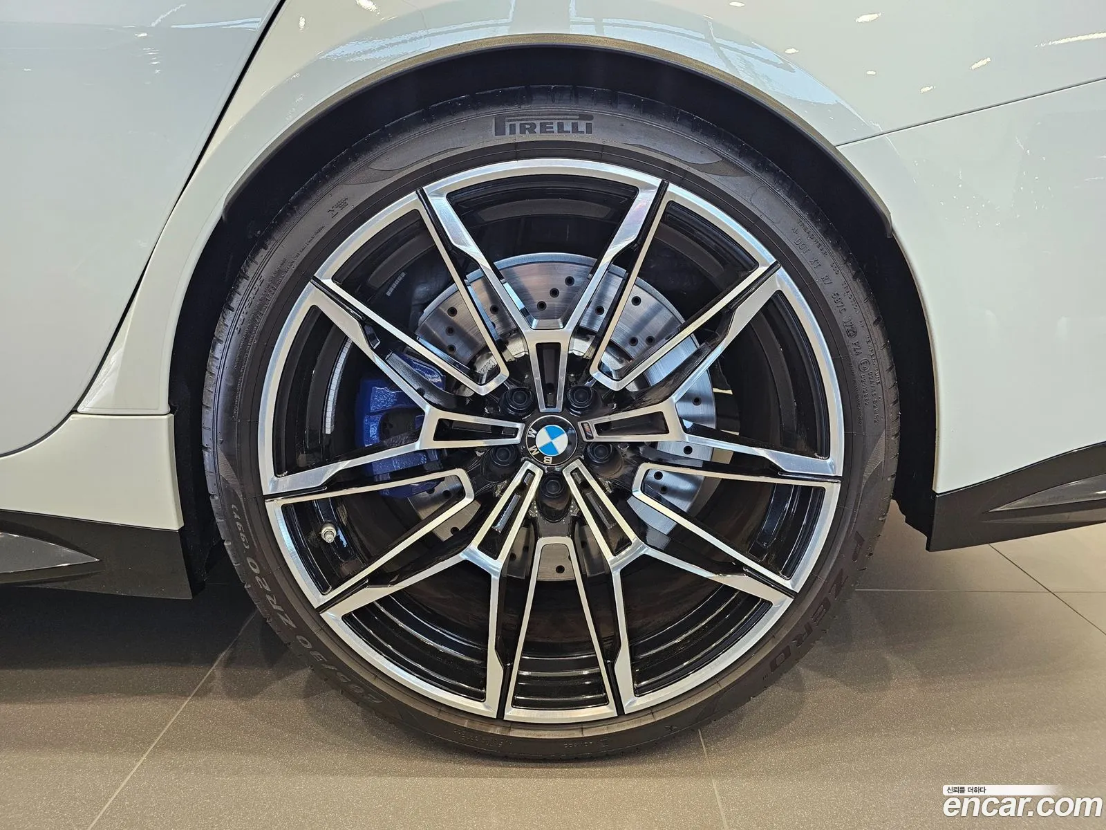 BMW M3 M3 Sedan Competition M xDrive 2024 - фотография 15127287