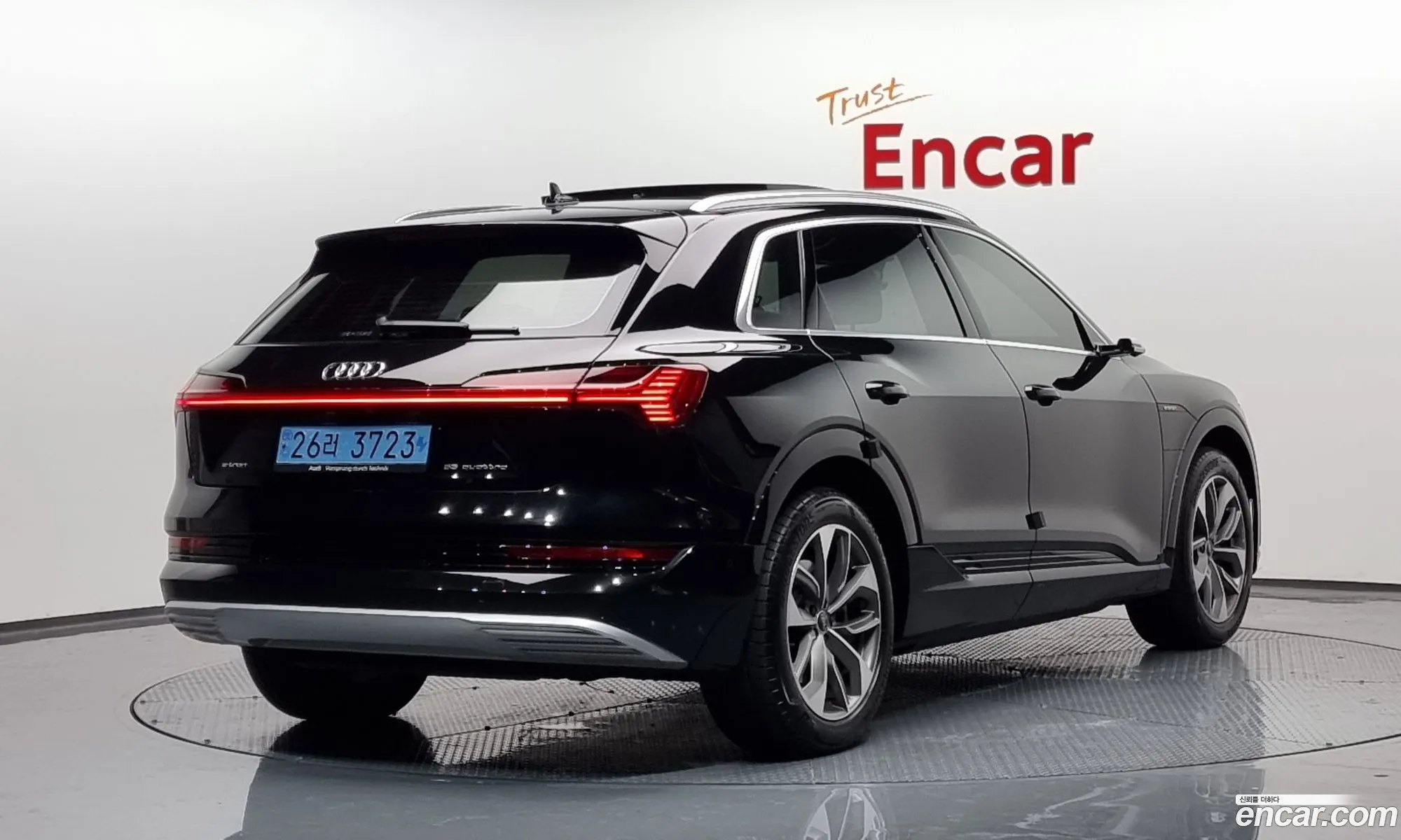 Audi E-Tron I 55 Quattro 2022 - фотография 51792