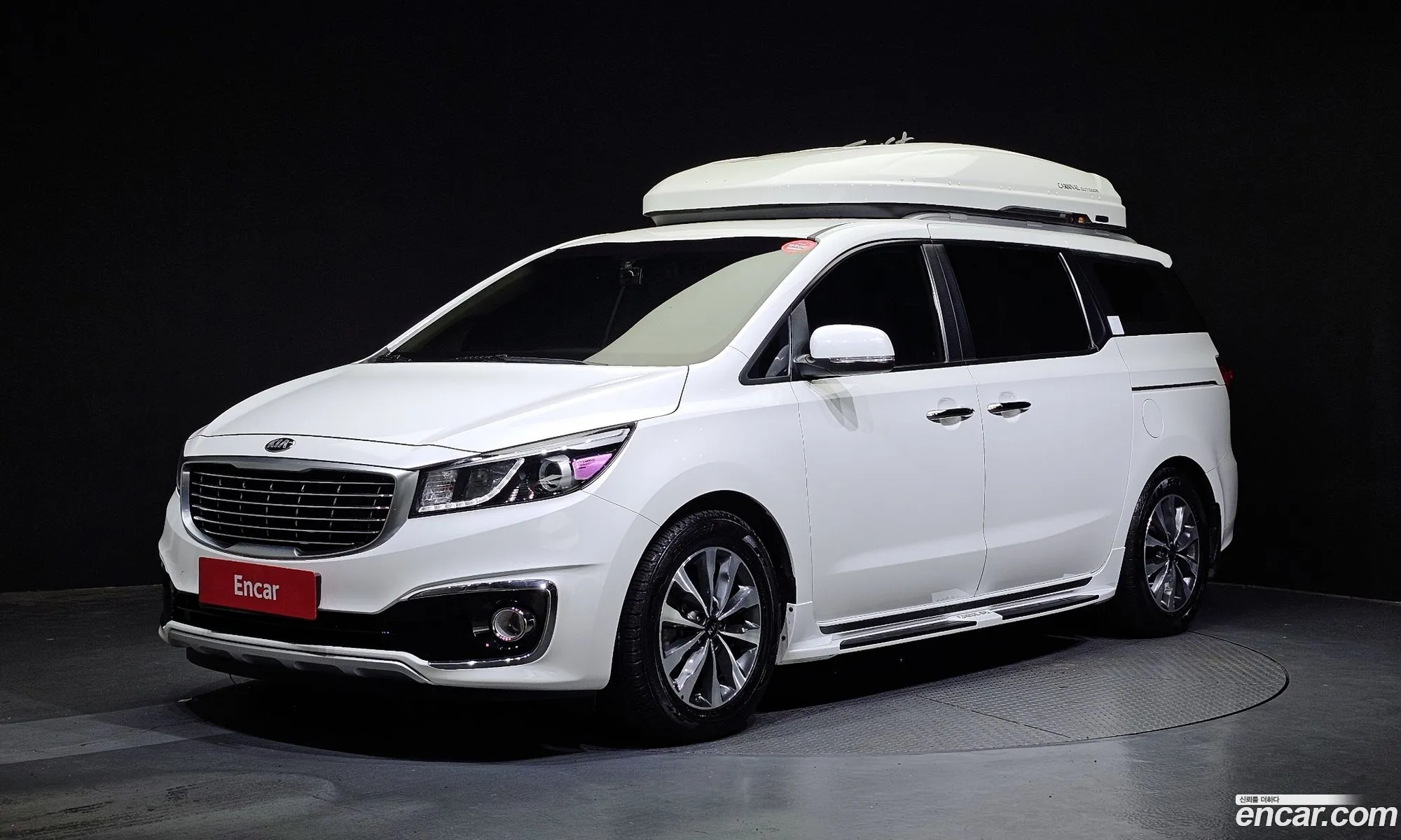 Kia Carnival 9-Seater Luxury 2015 - фотография 11874340