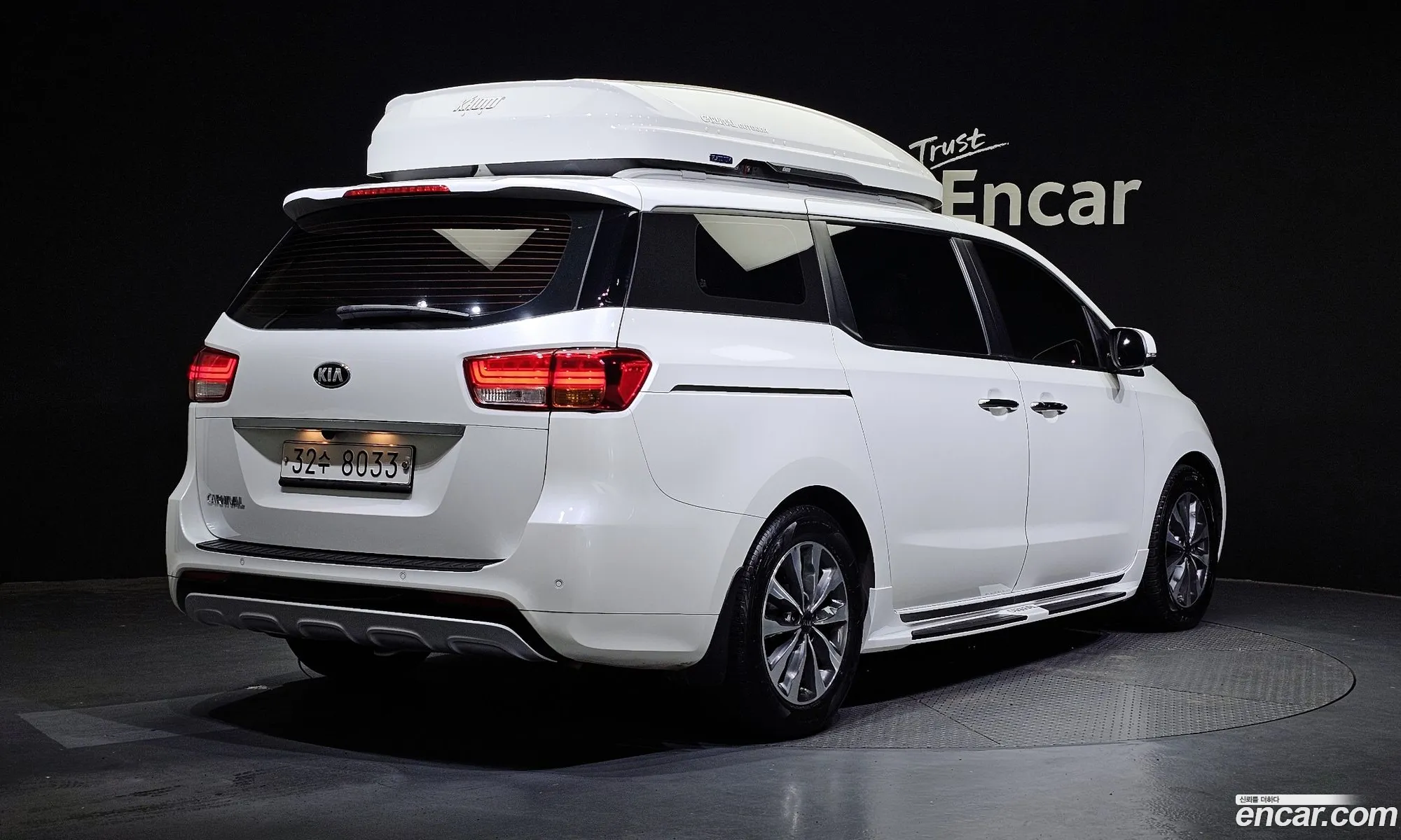 Kia Carnival 9-Seater Luxury 2015 - фотография 11874341