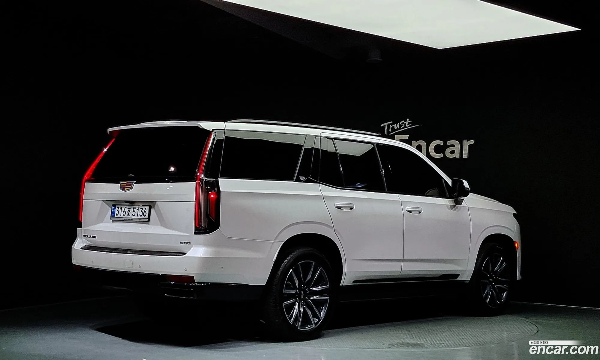Cadillac Escalade V 62 2022 - фотография 3708457