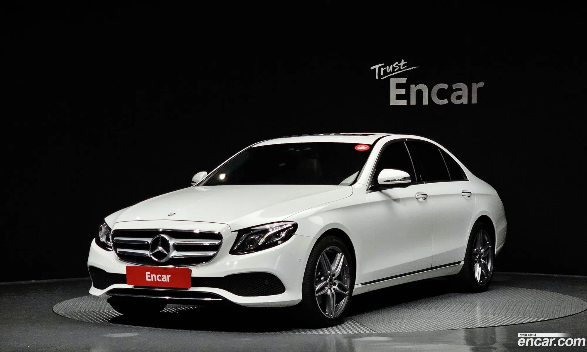 Mercedes-Benz E-Klasse E220D Avant Garde 2017 - фотография 12376444