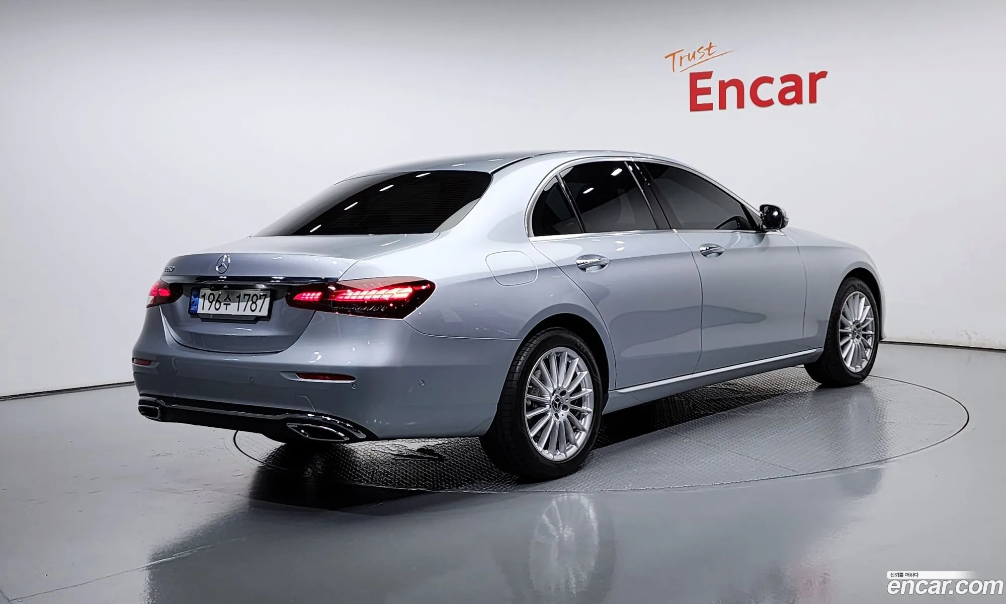 Mercedes-Benz E-Klasse V W213 S213 C238 E250 Exclusive 2021 - фотография 12406205