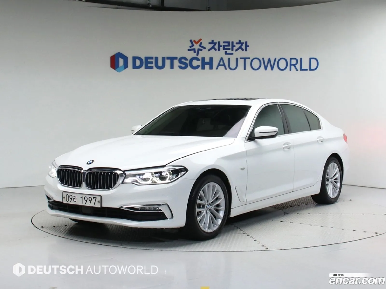 BMW 5 Series G30 530I xDrive Luxury Plus - фотография 84771