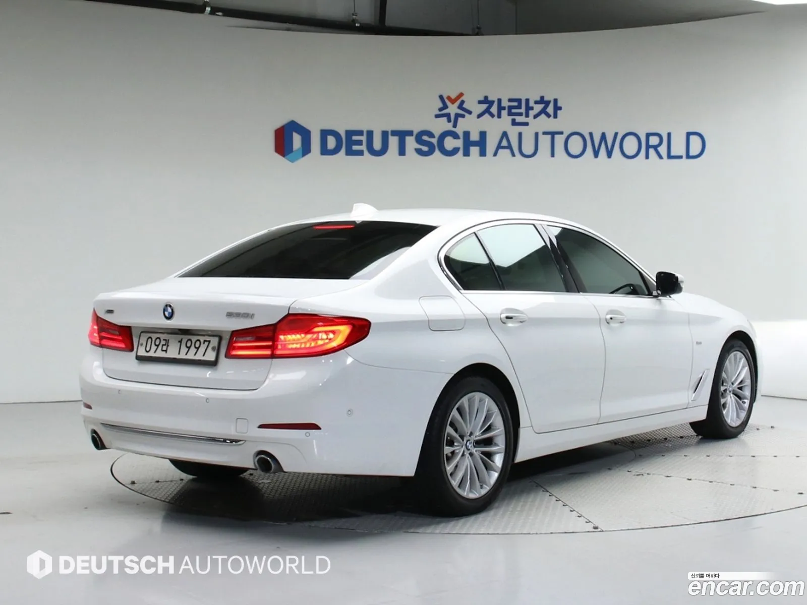 BMW 5 Series G30 530I xDrive Luxury Plus - фотография 84772