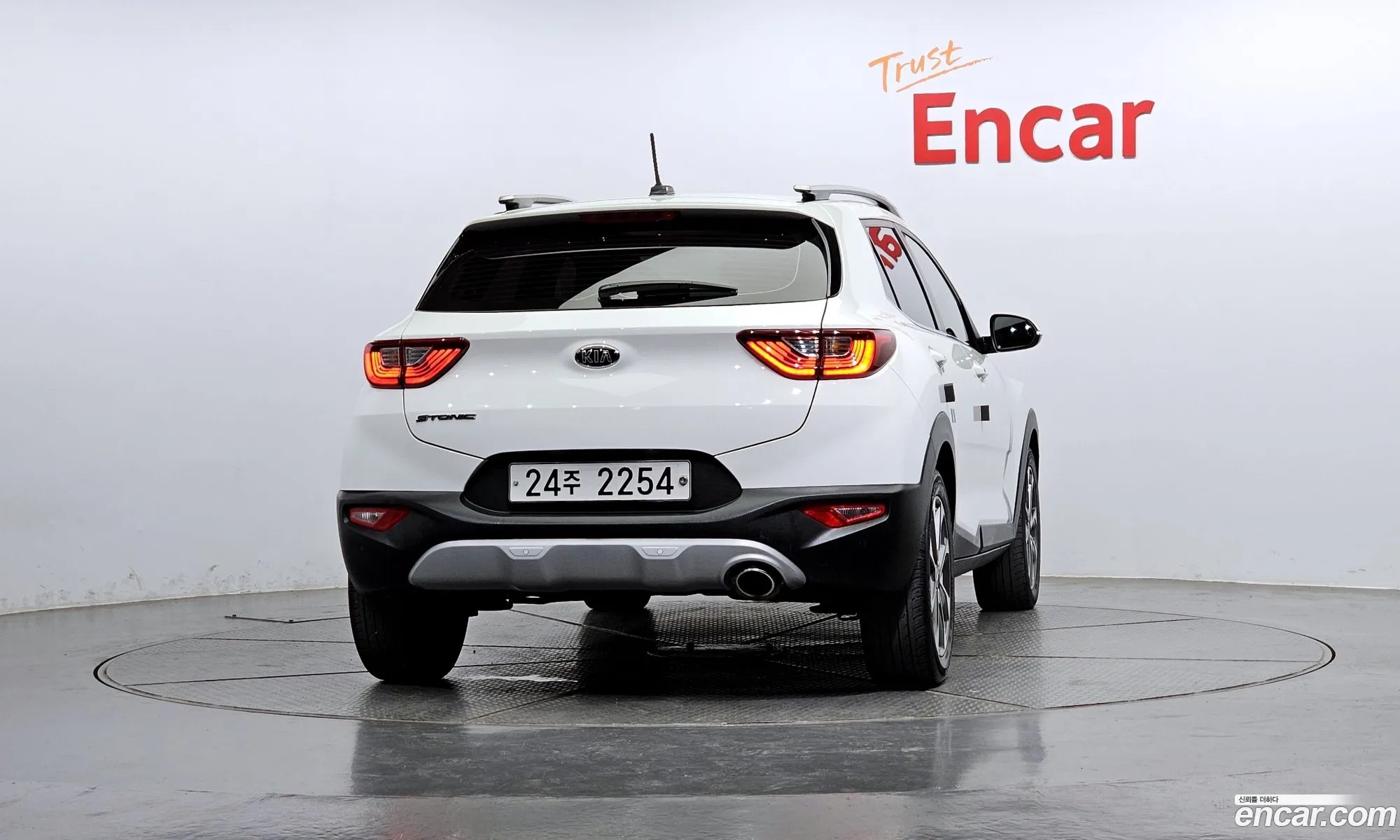 Kia Stonic Stonic Diesel 16 2018 - фотография 16298523