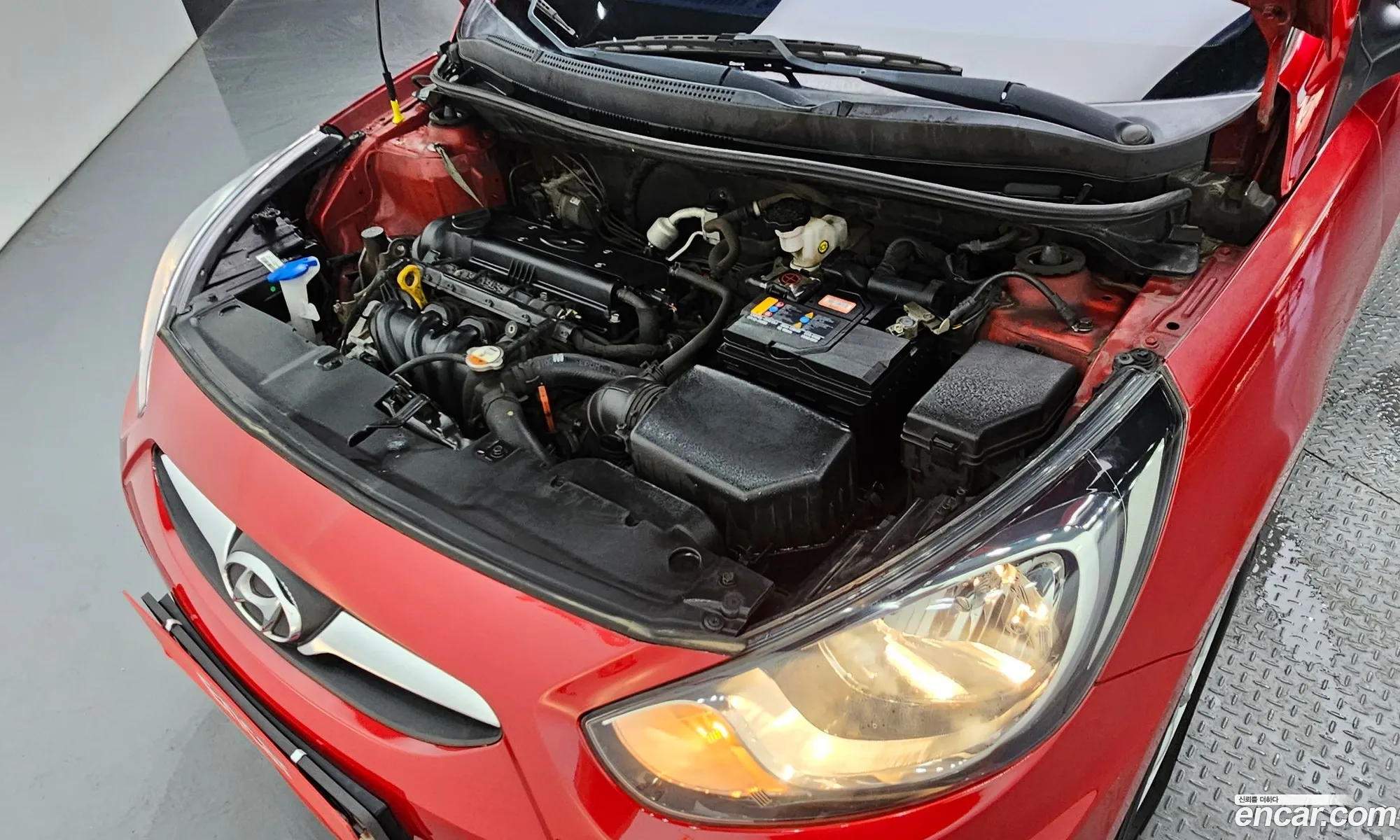 Hyundai Accent 14 Vvt Premier 2012 - фотография 12238311