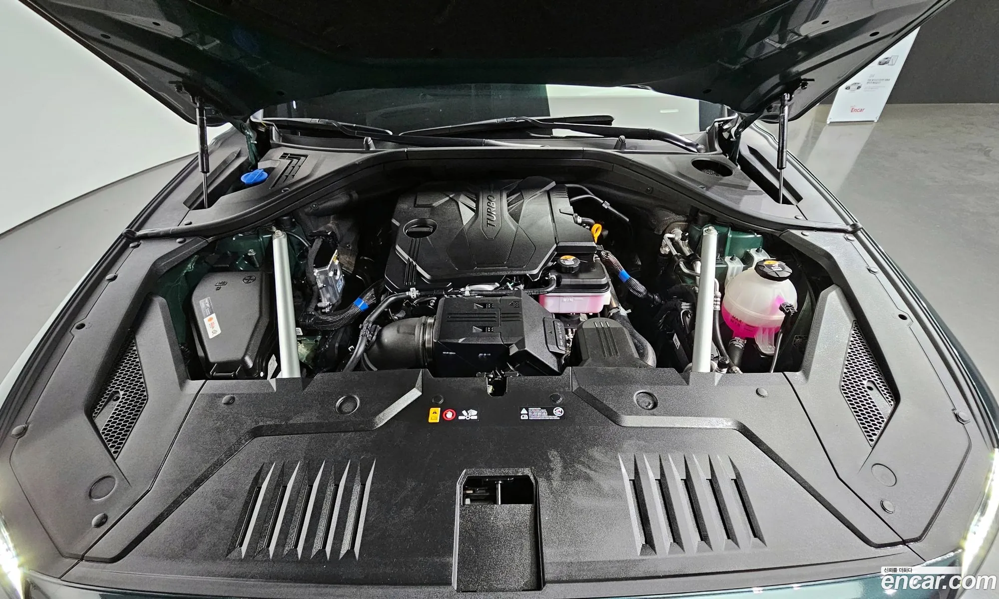 Genesis Gv70 25T Gasoline Awd 2023 - фотография 214505