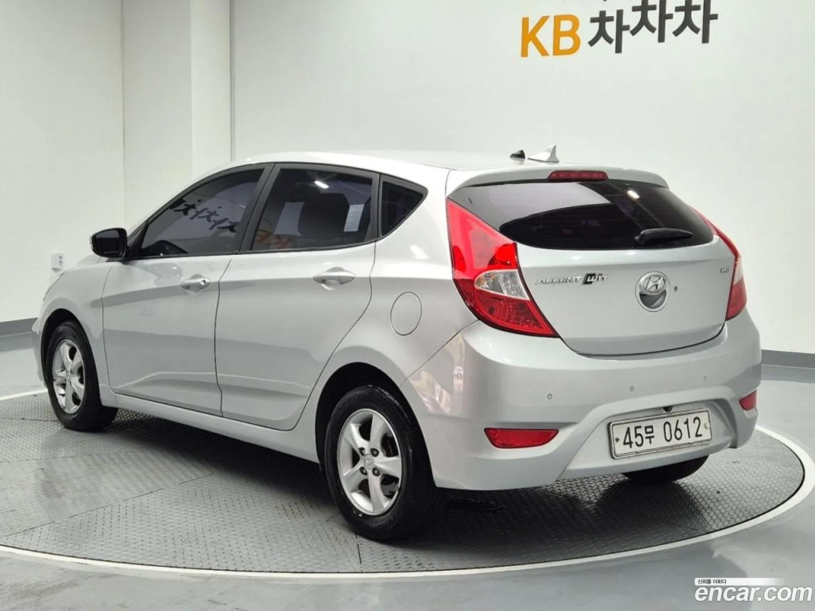 Hyundai Accent Witt Diesel 16 Vgt Premier 2012 - фотография 15974151