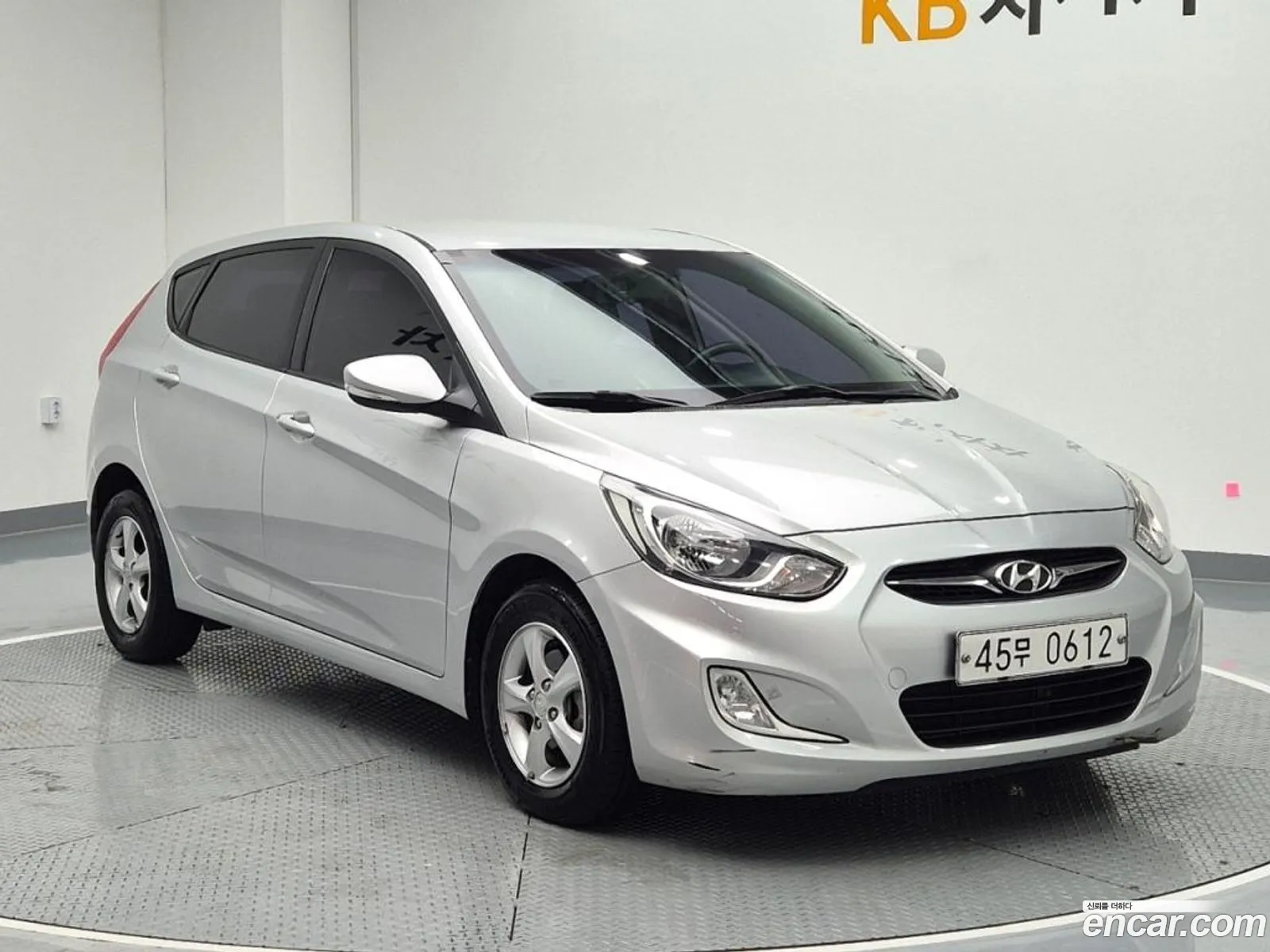 Hyundai Accent Witt Diesel 16 Vgt Premier 2012 - фотография 15974152