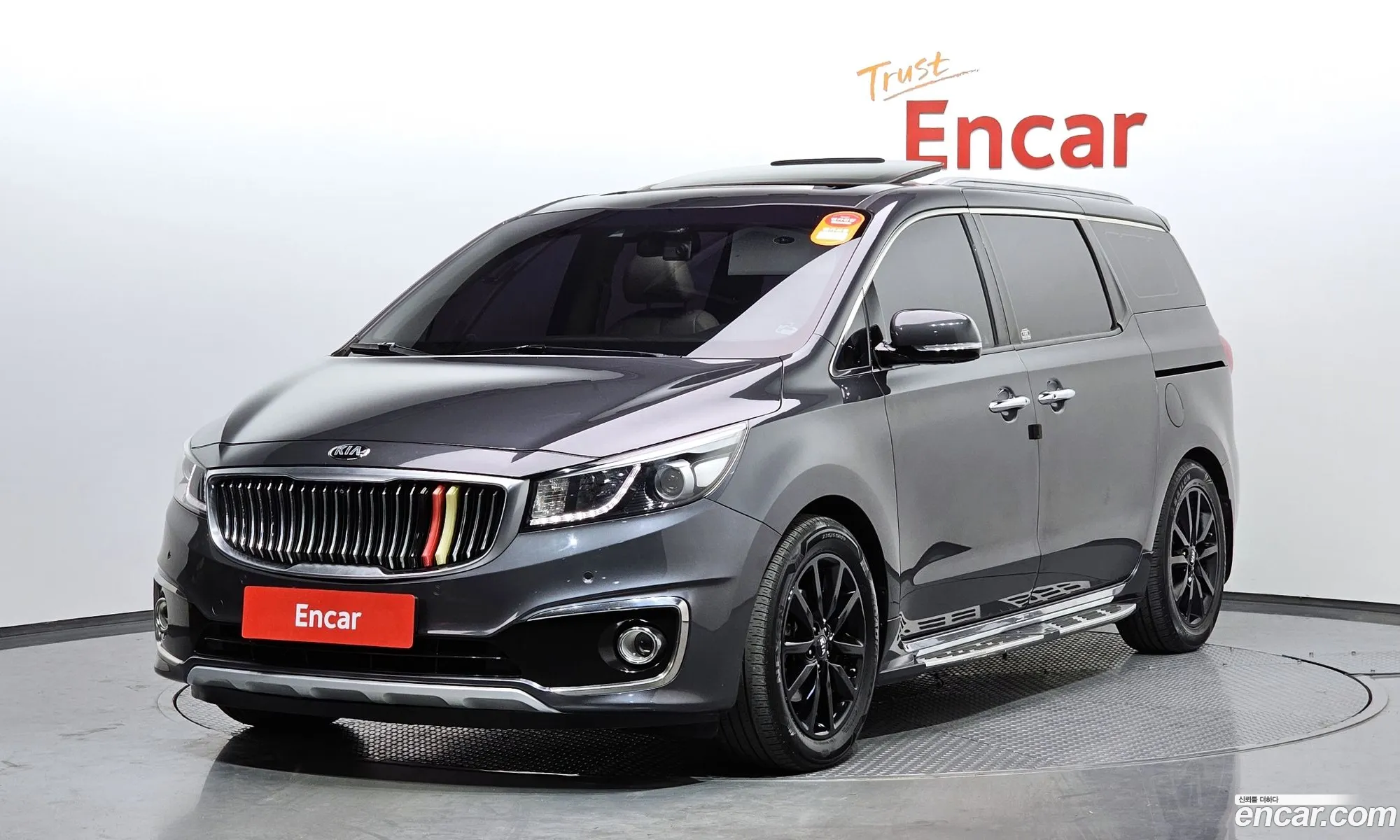 Kia Carnival 9-Seater Noblesse 2014 - фотография 13559008