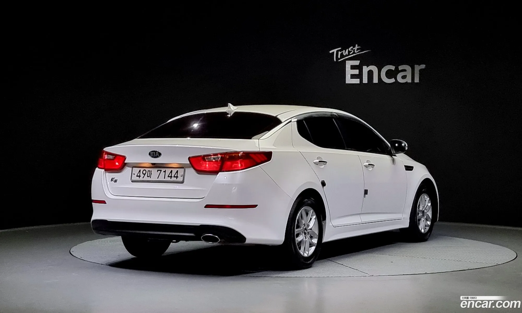 Kia K5 Luxury 2015 - фотография 19754731