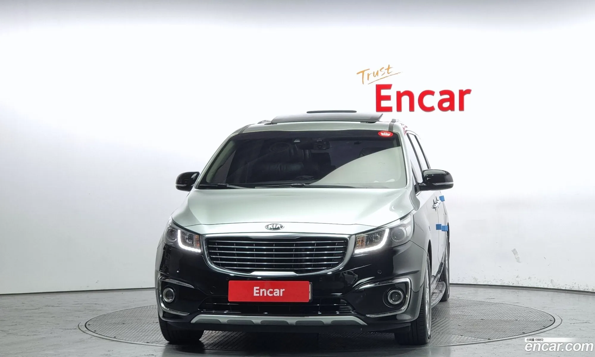 Kia Carnival 9-Seater Noblesse 2015 - фотография 18060630